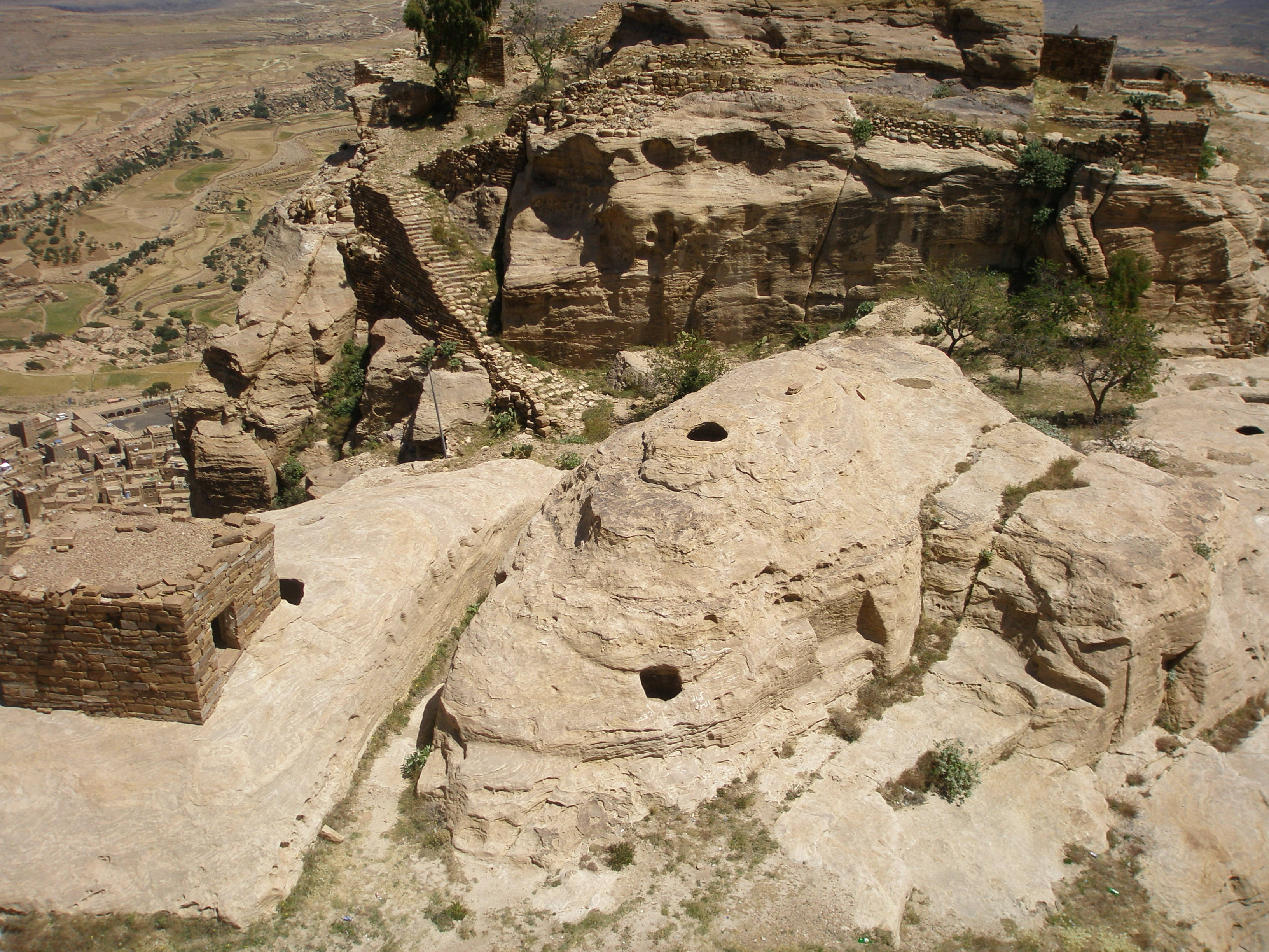 Yemen, ancient cliffside village, stone houses, 2K Desktop Wallpaper