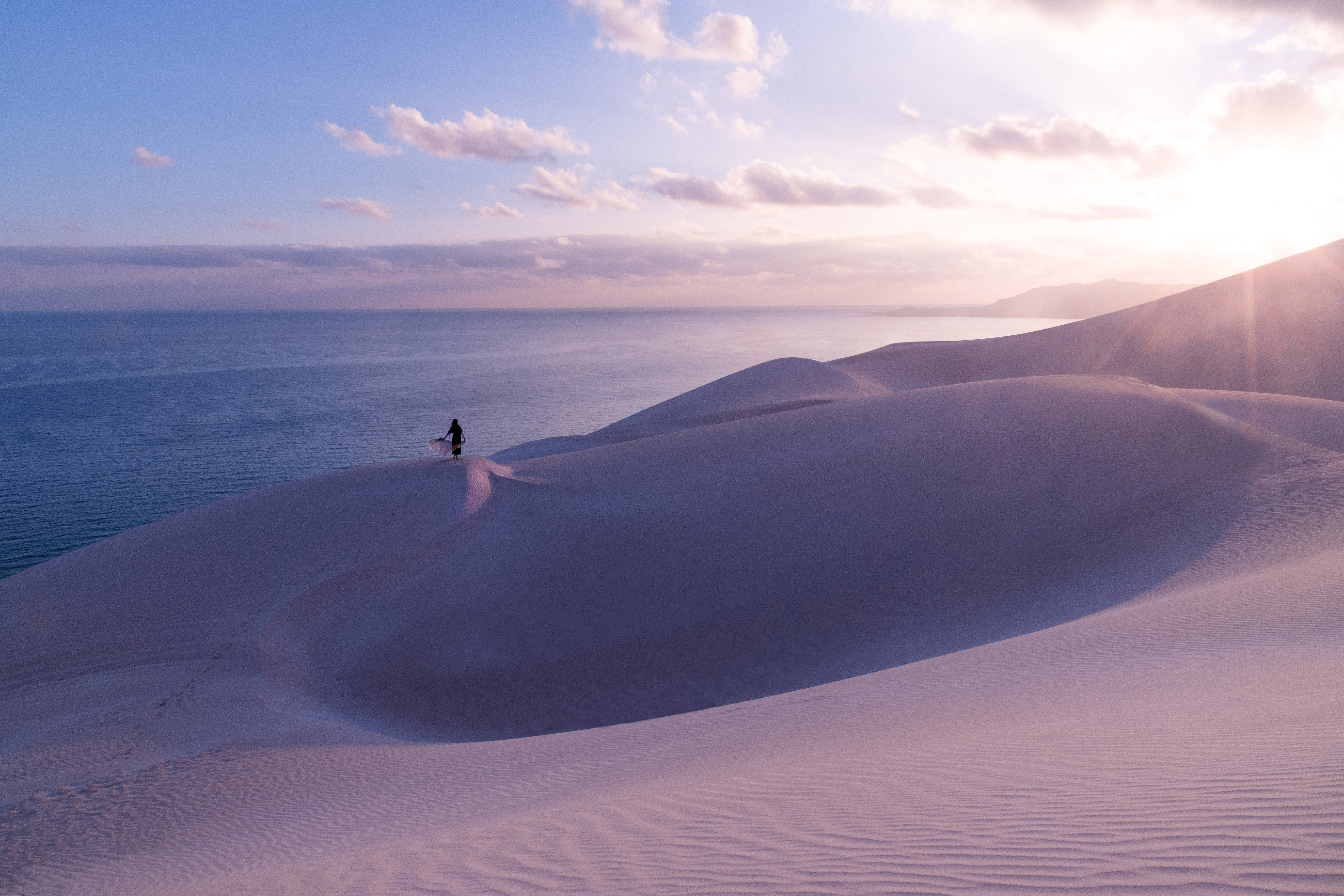 Yemen, hollowed sand, sunset, 8K Desktop Wallpaper