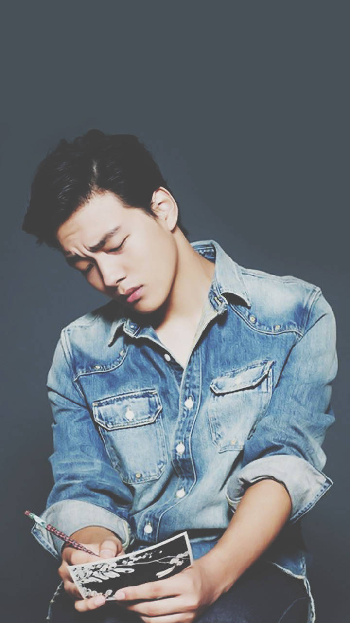 Yeo Jin Goo, denim shirt, black and white floral design, HD Phone Wallpaper