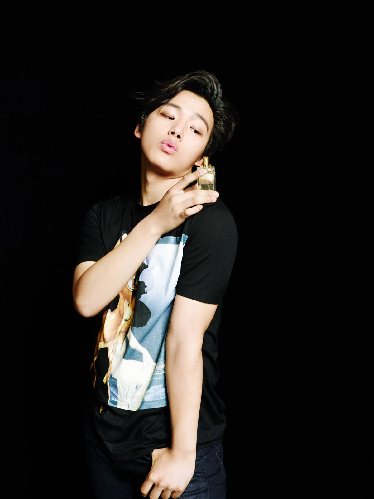 Yeo Jin Goo, perfume bottle, black t-shirt, HD Phone Wallpaper