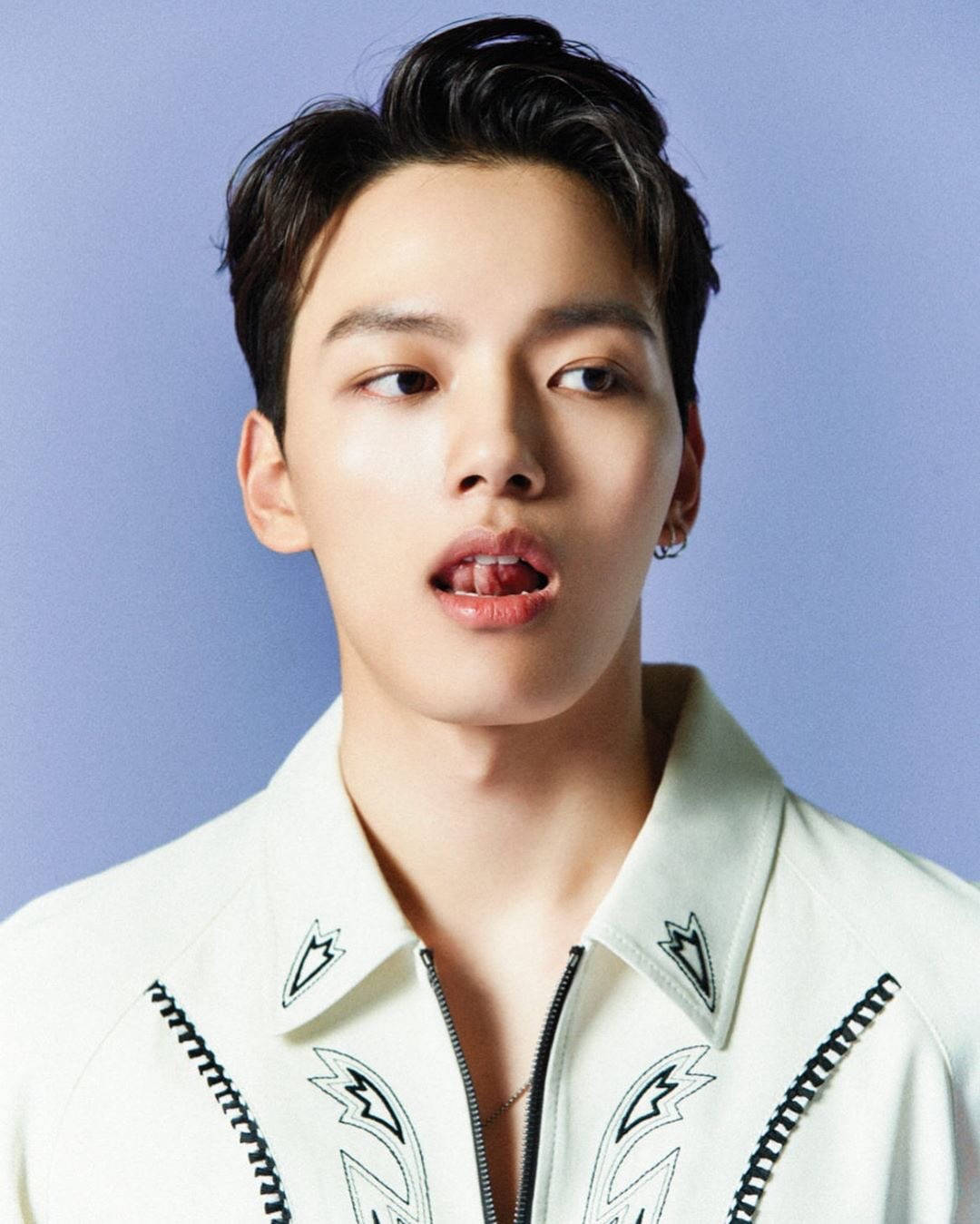 Yeo Jin Goo, dark hair, white embroidered jacket, HD Phone Wallpaper