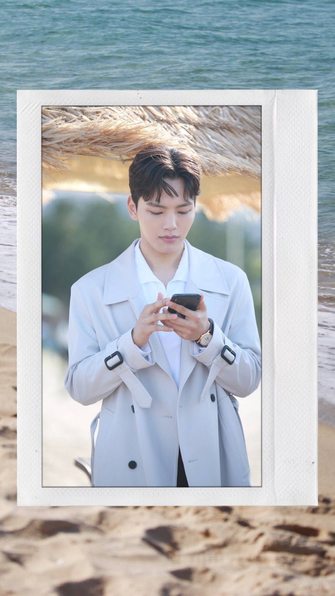 Yeo Jin Goo, light trench coat, beach, Full HD Phone Wallpaper