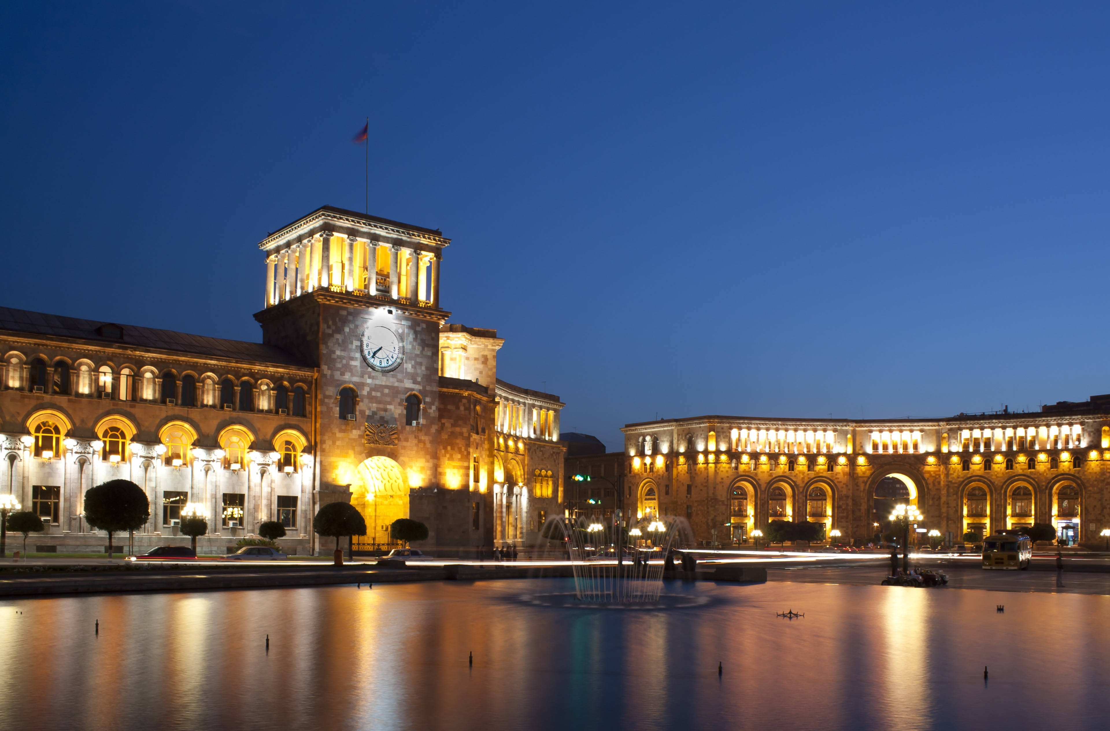 Yerevan, historic buildings, fountain, 4K Desktop Wallpaper