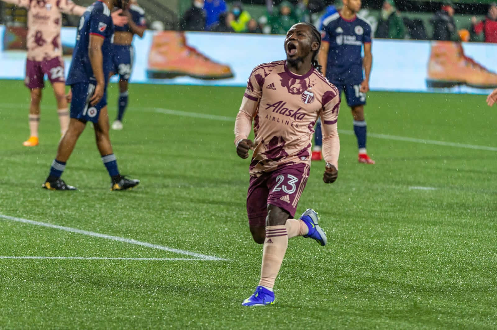 Yimmi Chara, 2022 MLS, maroon and beige kit, HD Desktop Wallpaper