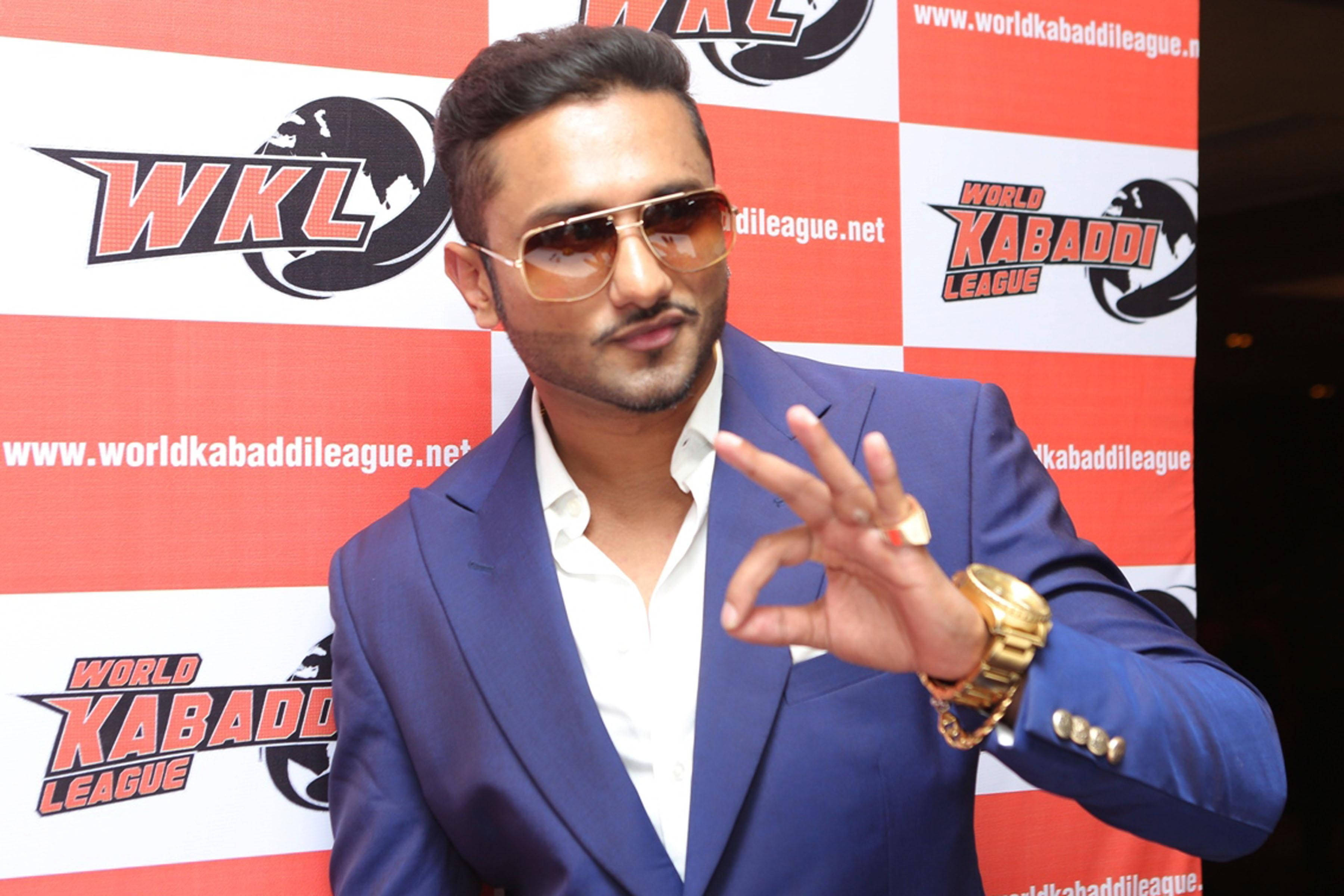 Yo Yo Honey Singh, WKL event, blue suit, 2K Desktop Wallpaper