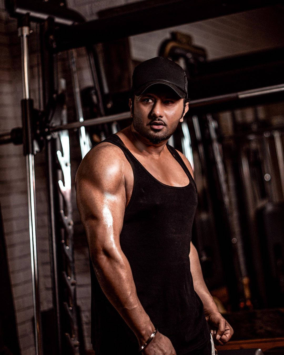 Yo Yo Honey Singh, black tank top, cap, HD Phone Wallpaper