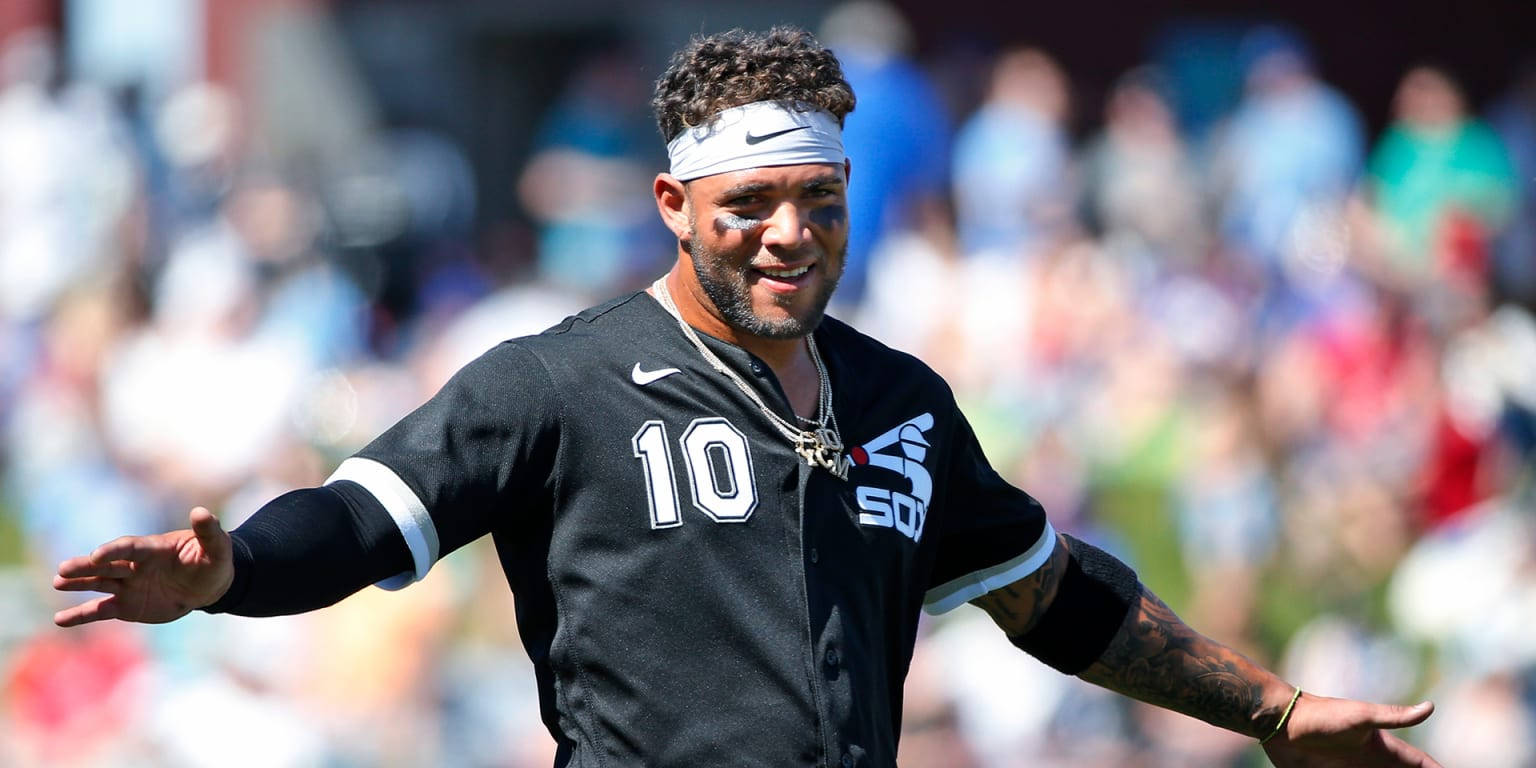 Yoan Moncada, black number 10 jersey, sunny field, HD Desktop Wallpaper