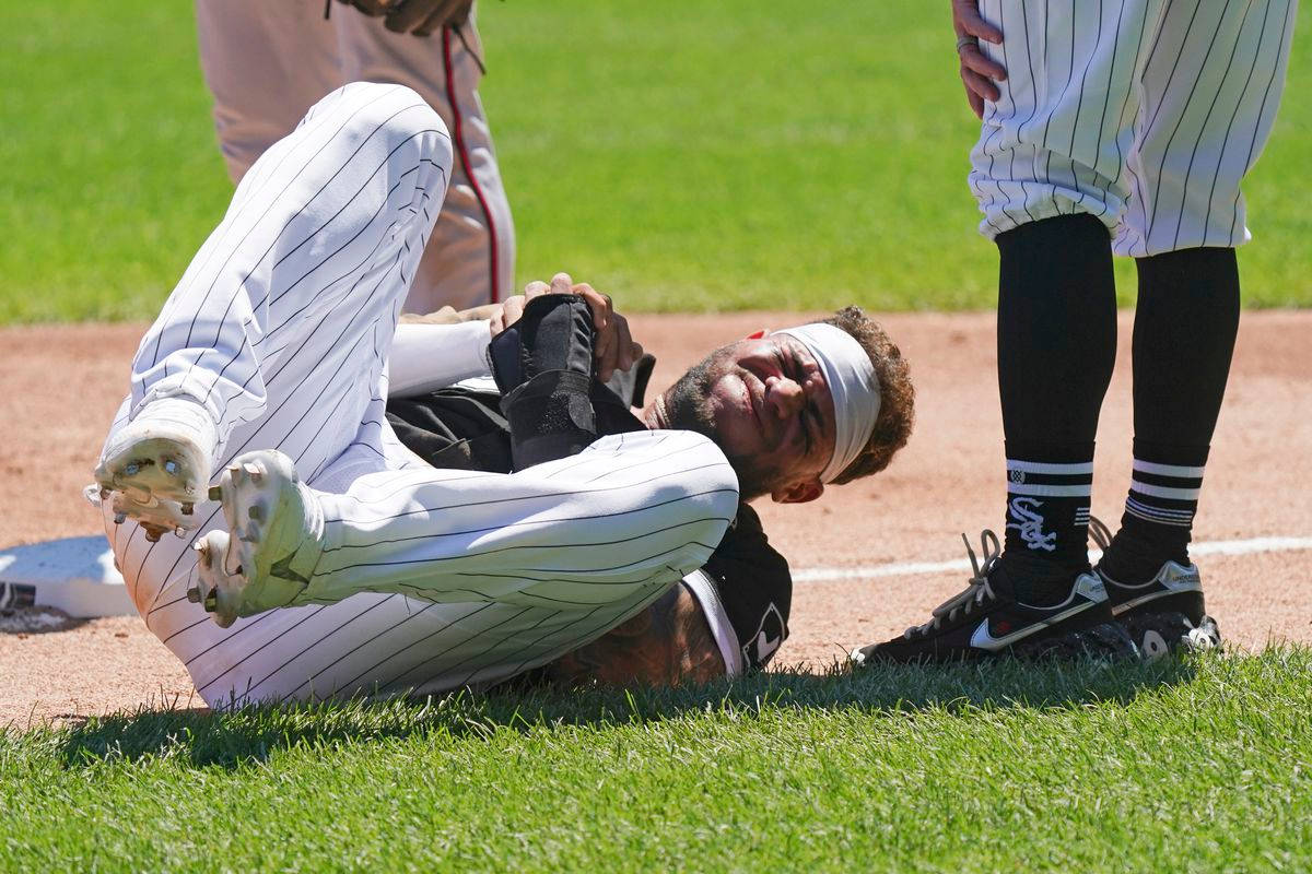 Yoan Moncada, pinstriped uniform, dirt field, SD Desktop Wallpaper