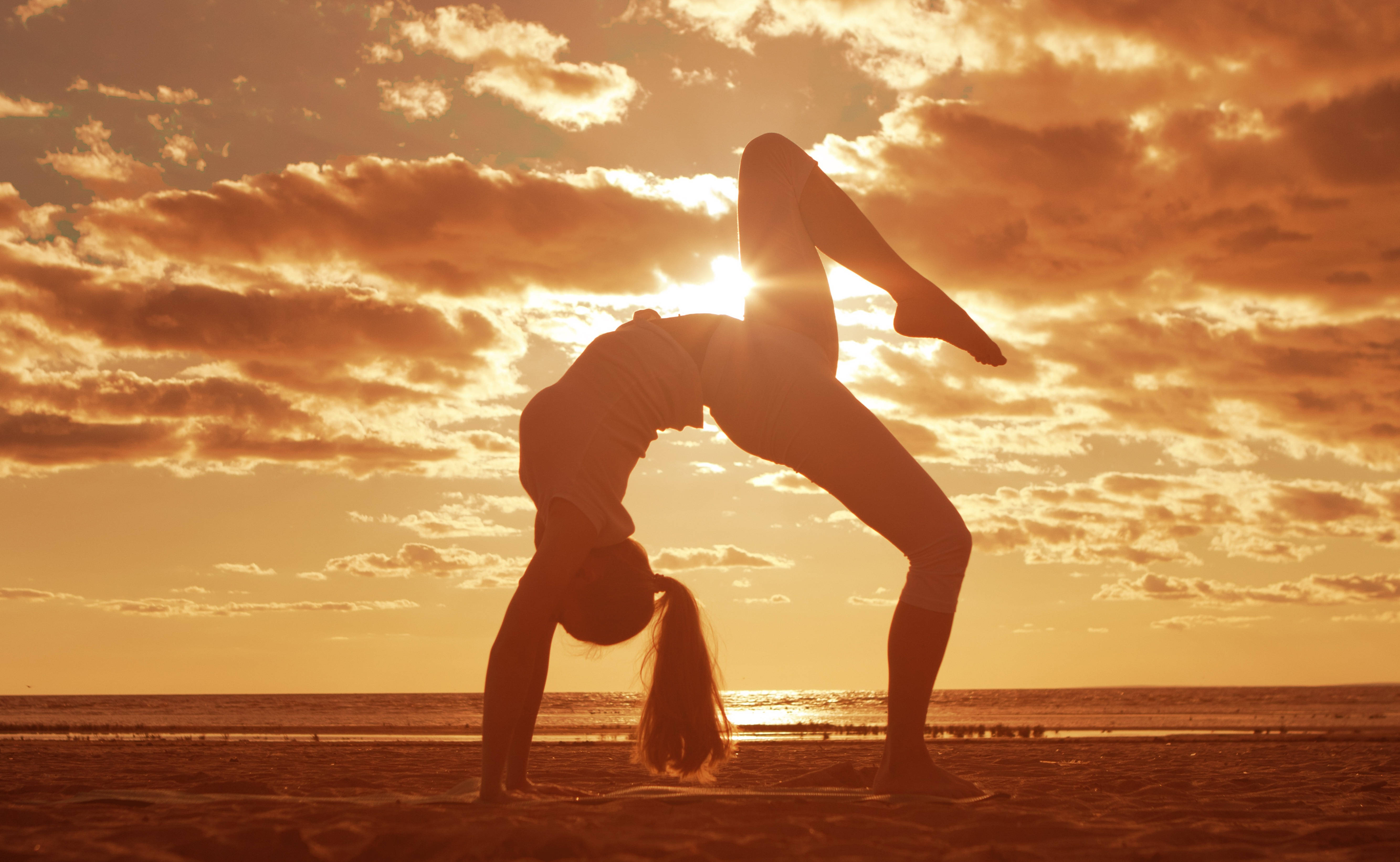 woman, yoga stance, beach, 5K Desktop Wallpaper