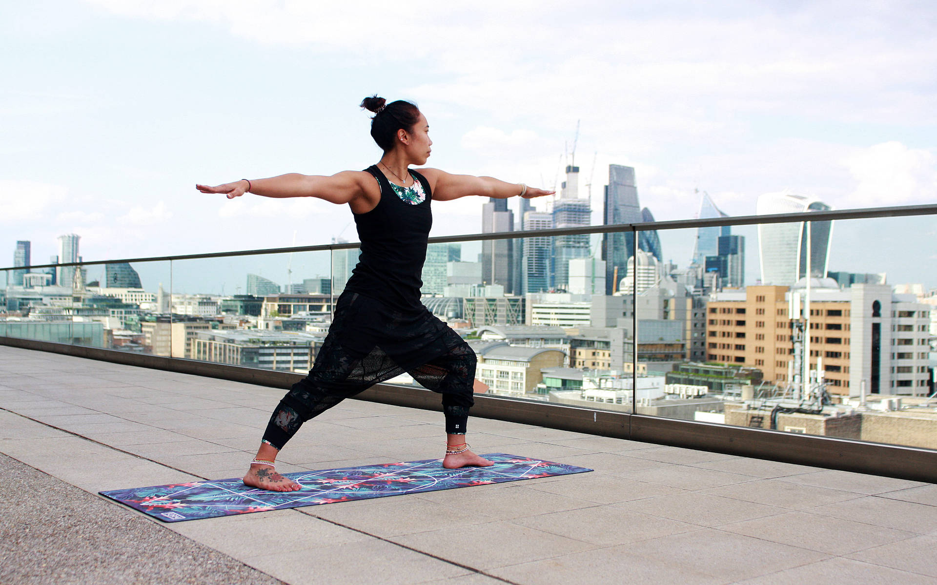warrior pose, rooftop, modern city skyline, Full HD Desktop Wallpaper