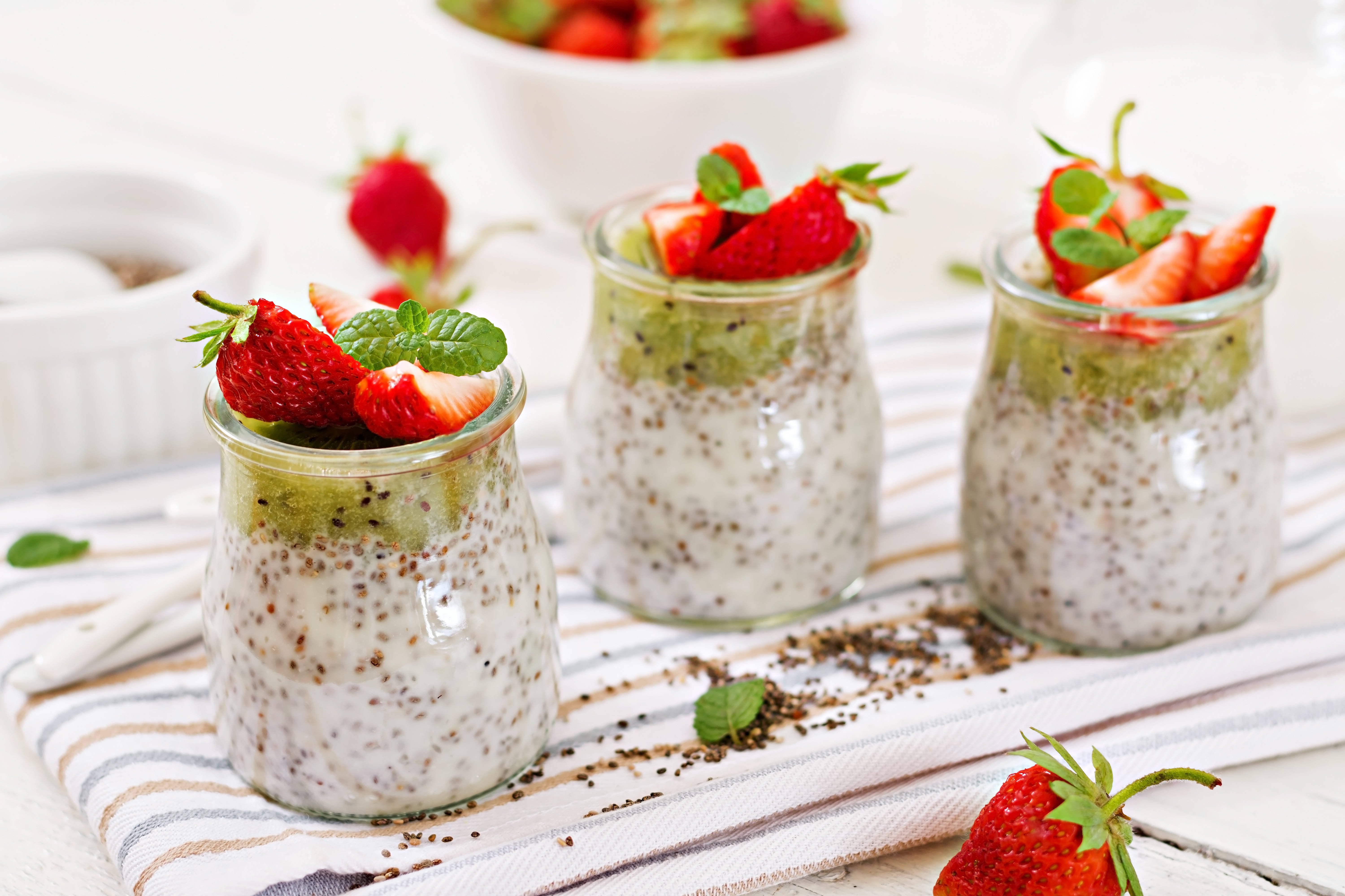 kiwi, strawberries, chia pudding, 5K Desktop Wallpaper