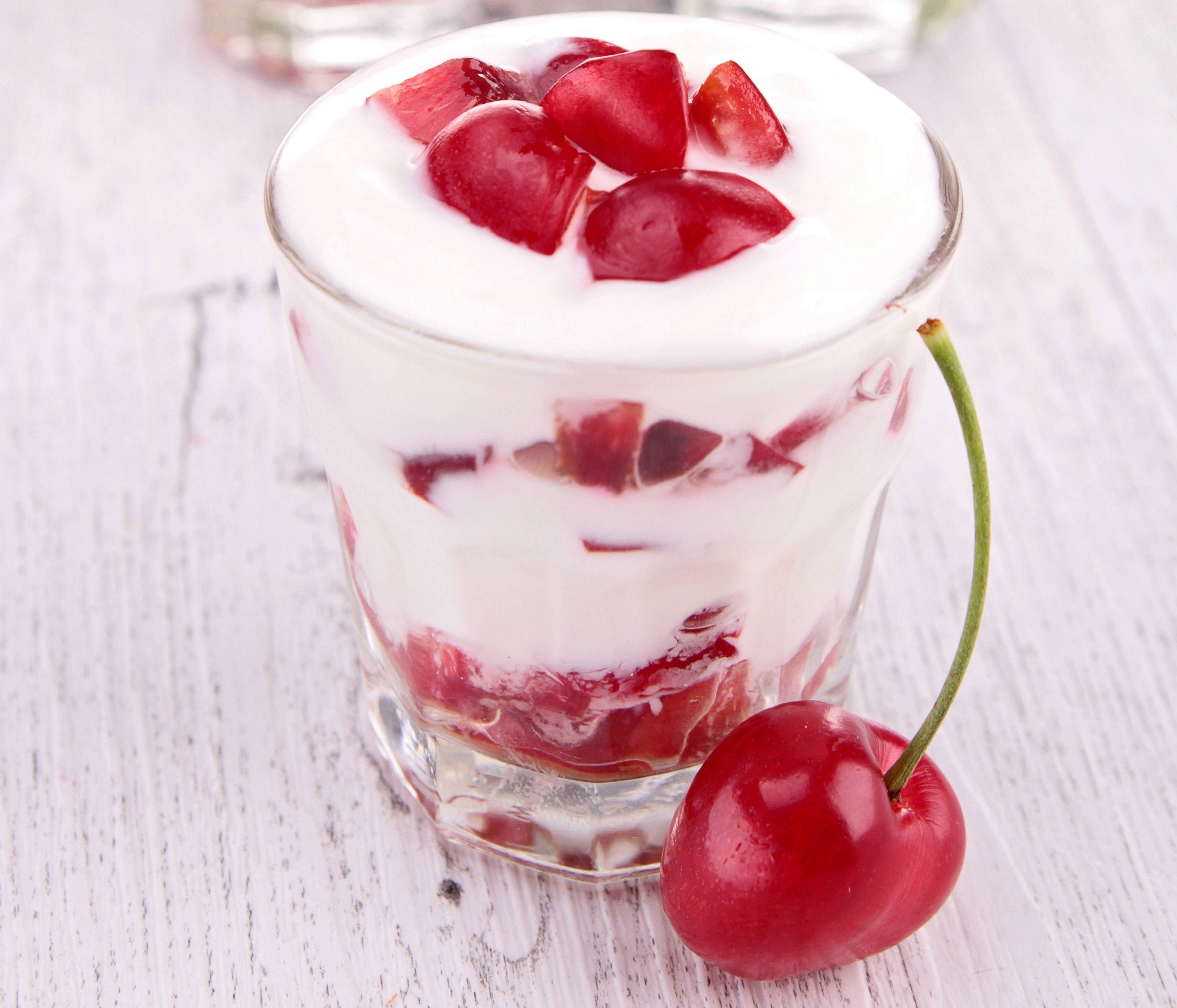 yogurt, cherries, red cherry pieces, 4K Desktop Wallpaper