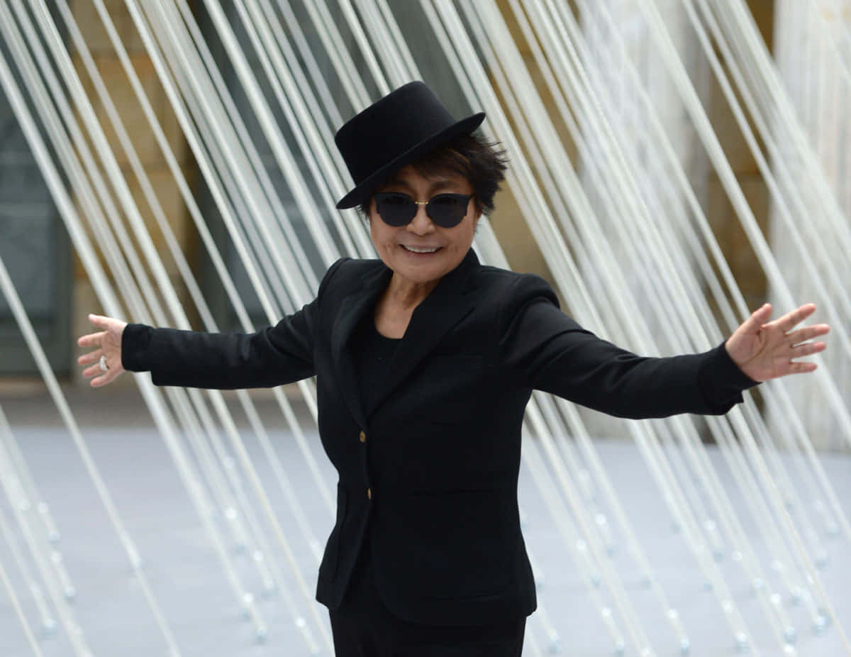 Yoko Ono, black suit, top hat, SD Desktop Wallpaper