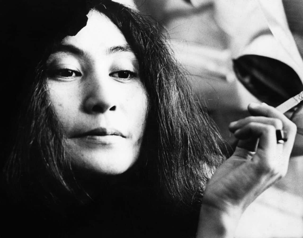 Yoko Ono, cigarette, black and white portrait, HD Desktop Wallpaper