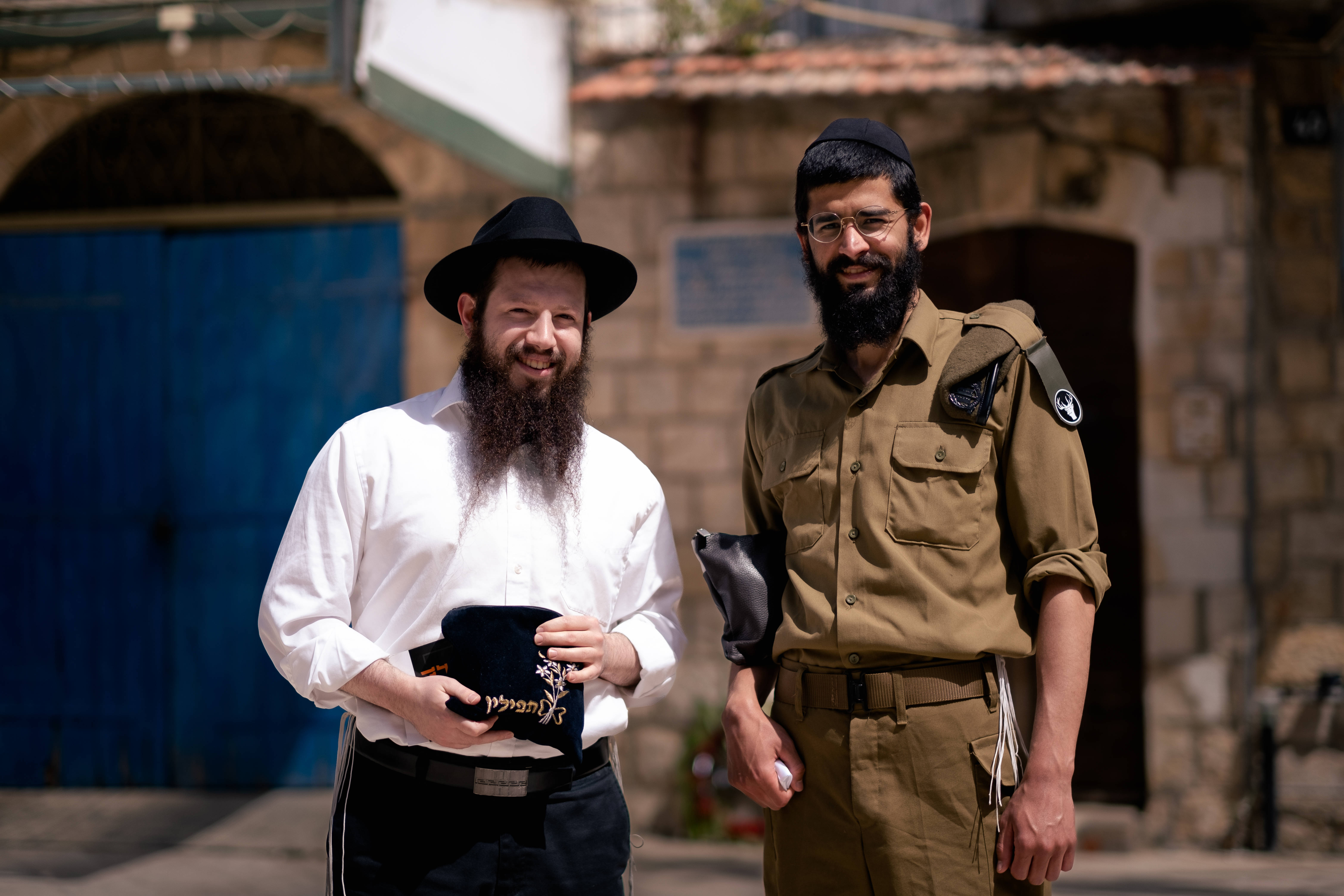 Yom Kippur, siddur, traditional attire, 5K Desktop Wallpaper