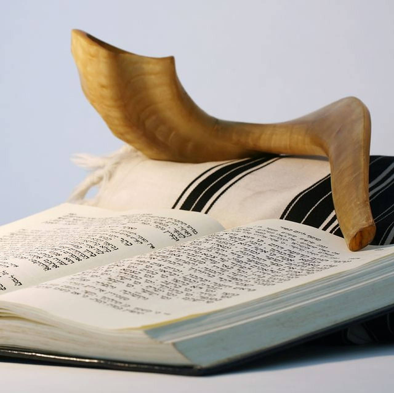 shofar, holy book, striped prayer shawl, HD Desktop Wallpaper