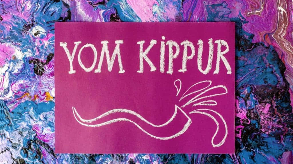 Yom Kippur, magenta card, white chalk-style text, SD Desktop Wallpaper