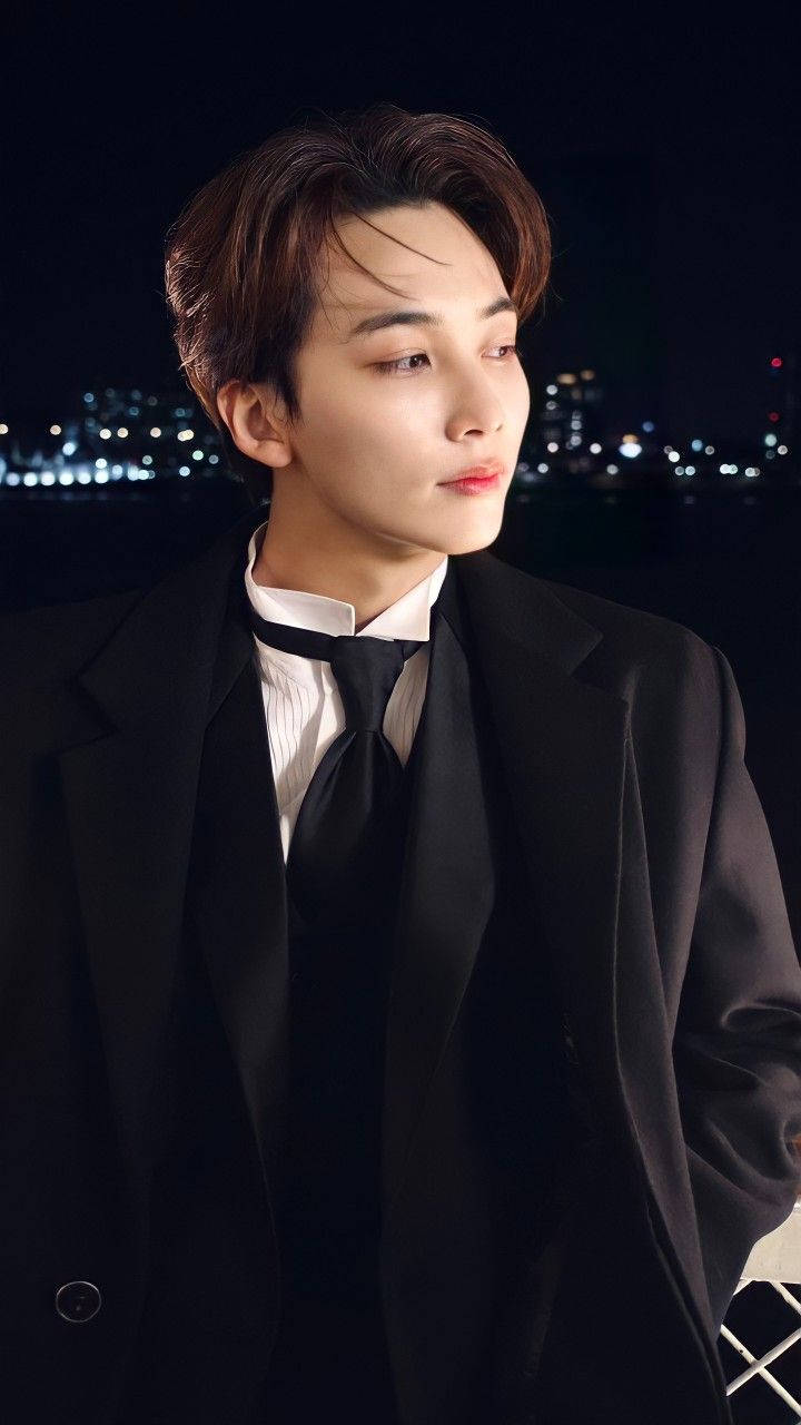 Yoon Jeonghan, black suit, city night skyline, HD Phone Wallpaper