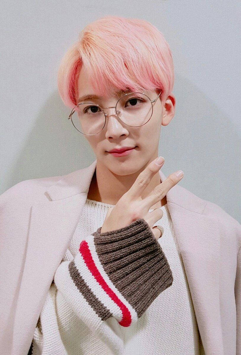 Yoon Jeonghan, pink hair, glasses, SD Phone Wallpaper
