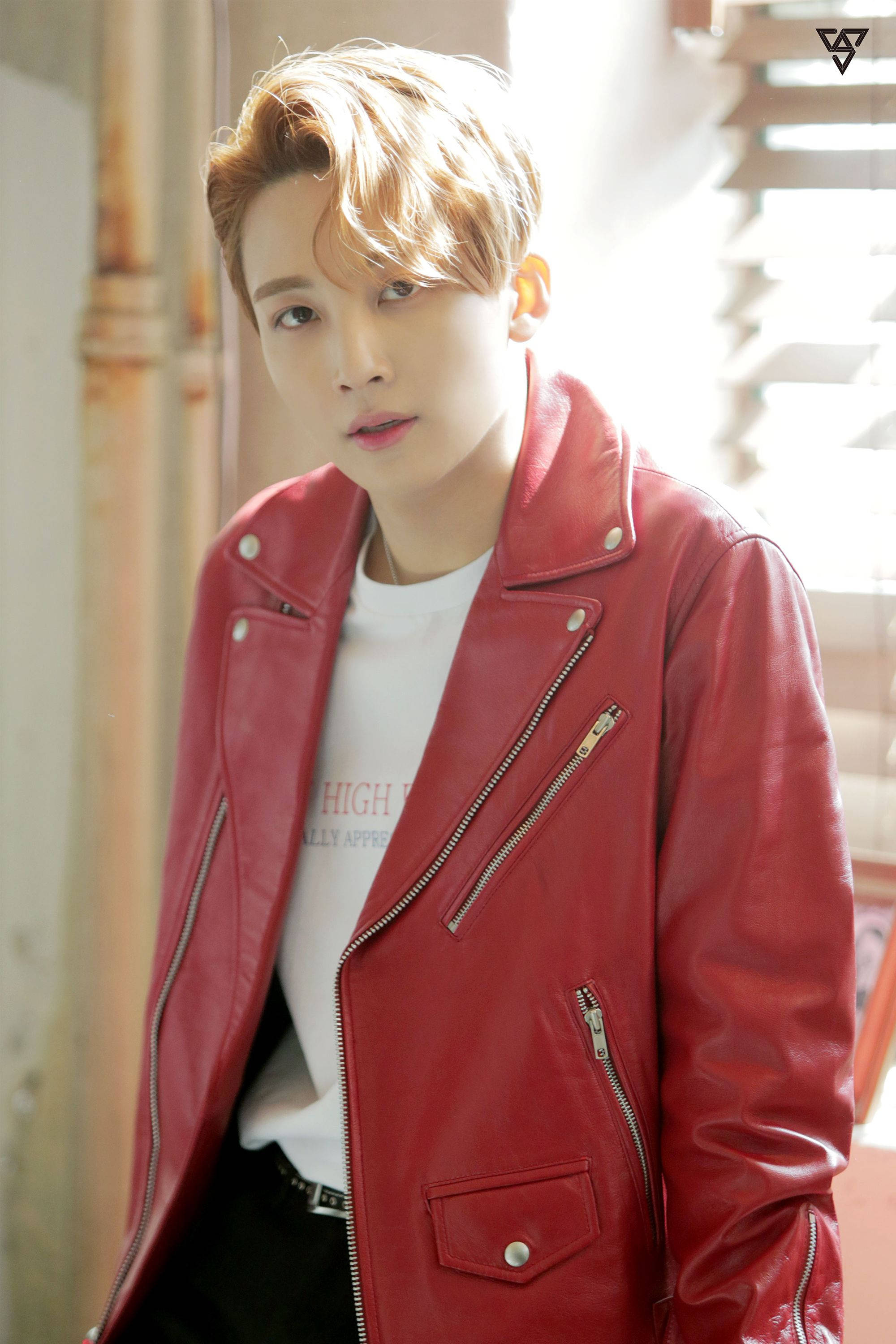 Yoon Jeonghan, glossy red leather jacket, white tee, 2K Phone Wallpaper