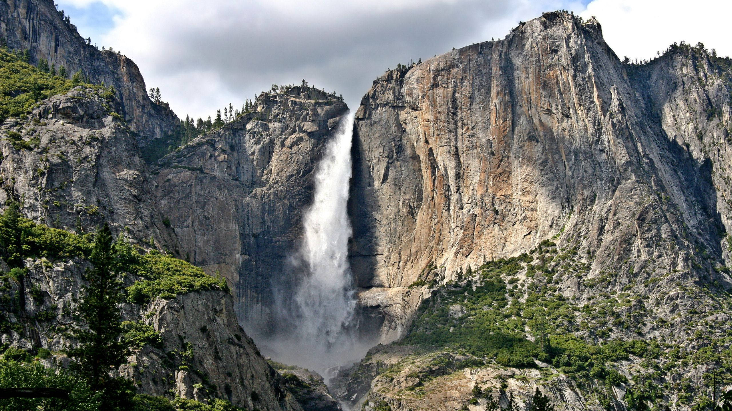 Yosemite National Park, waterfalls, towering granite cliff, 2K Desktop Wallpaper