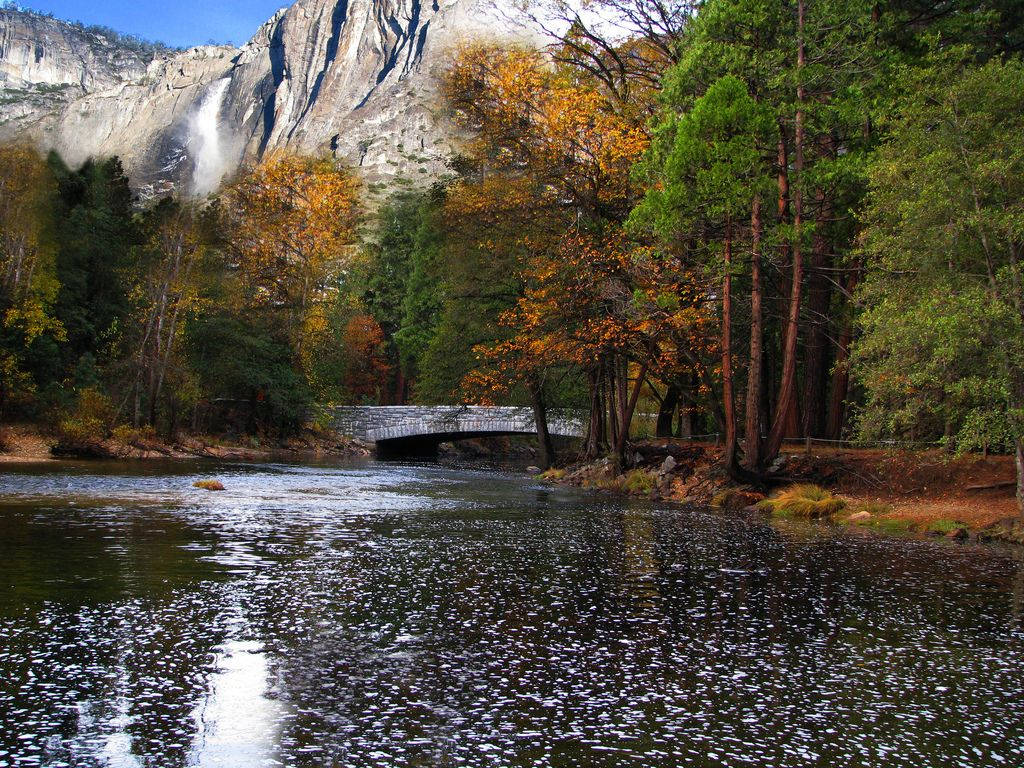 Yosemite National Park, flowing river, stone bridge, SD Desktop Wallpaper