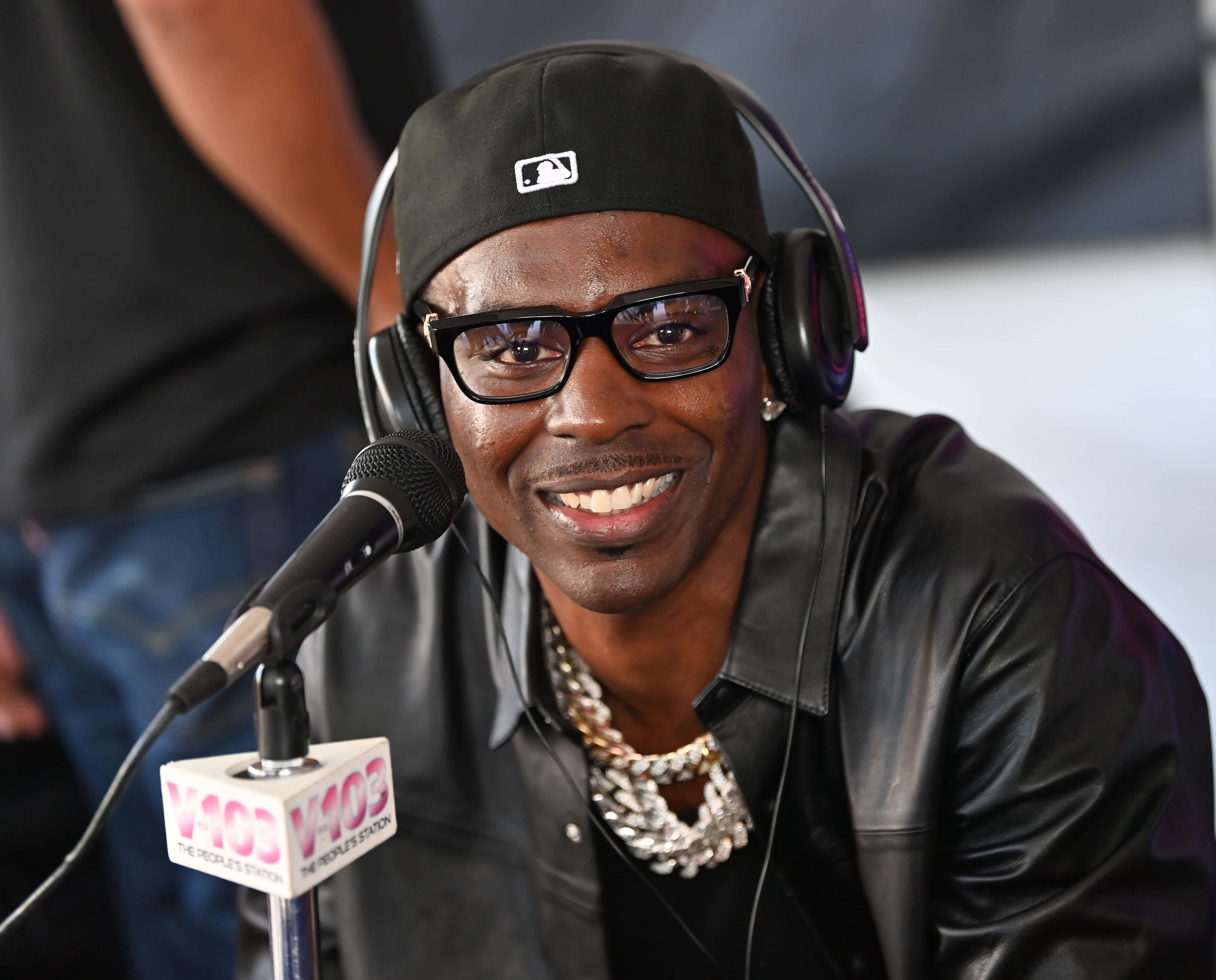 Young Dolph, V103 radio mic, black cap, 4K Desktop Wallpaper