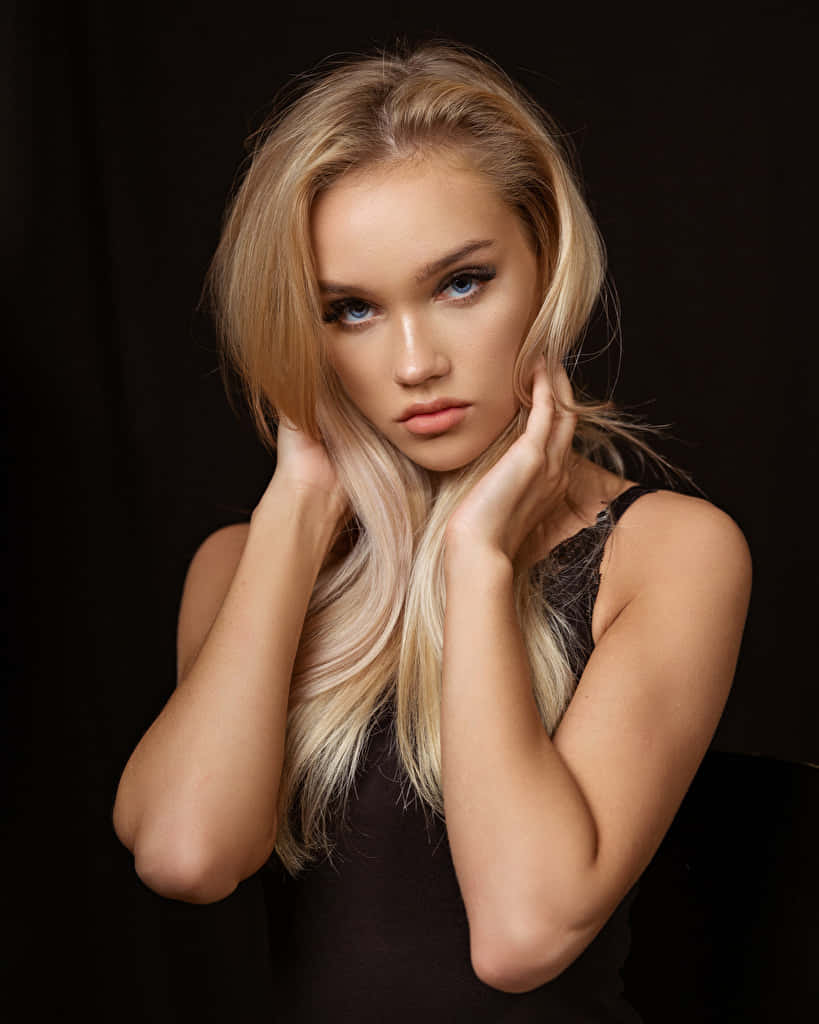 young female model, long blonde, piercing blue eyes, SD Phone Wallpaper