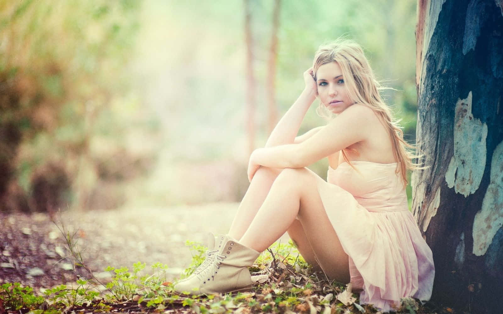 young female model, pale pink dress, beige boots, HD Desktop Wallpaper