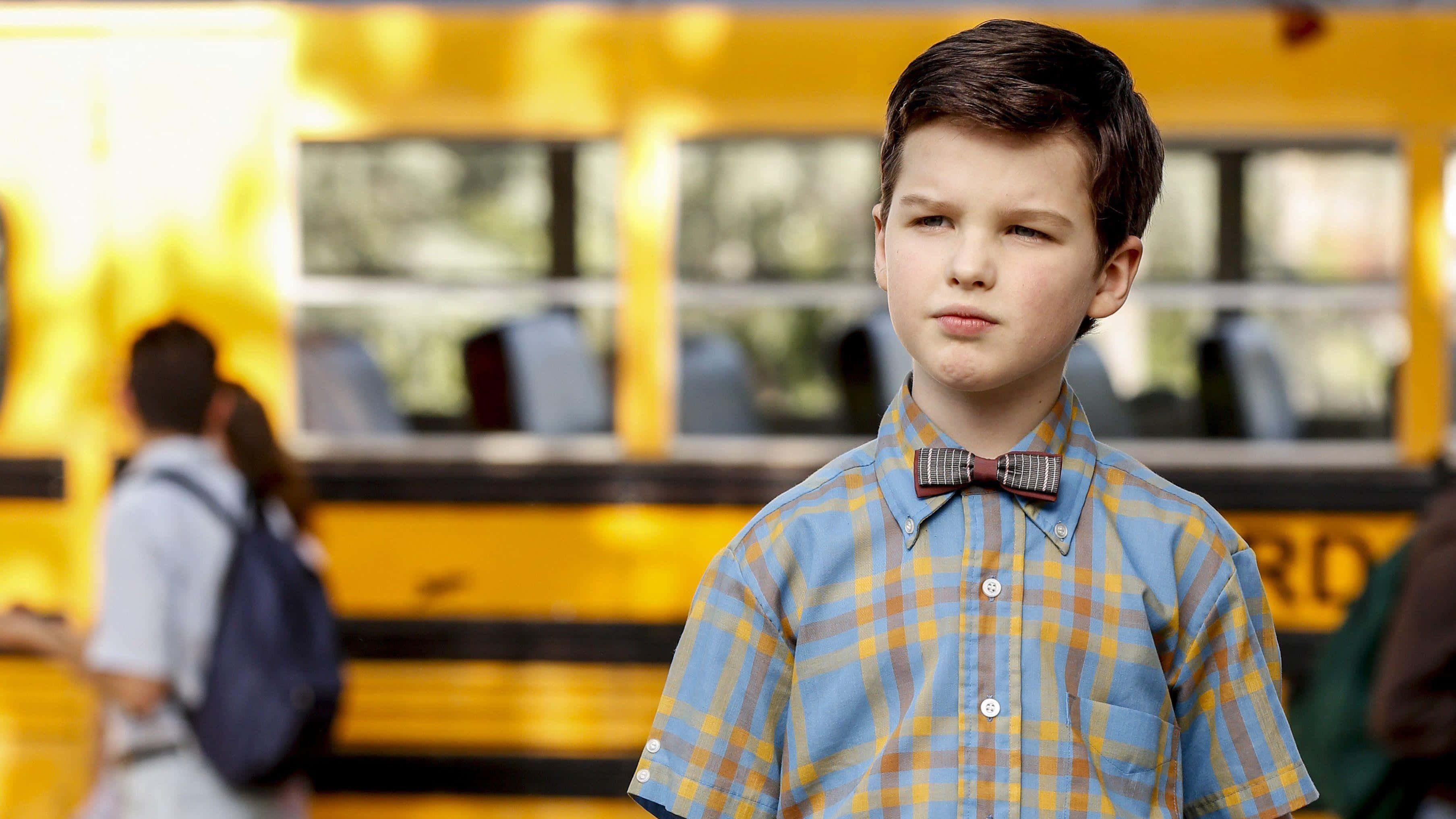 Young Sheldon, yellow school bus, plaid shirt, 2K Desktop Wallpaper