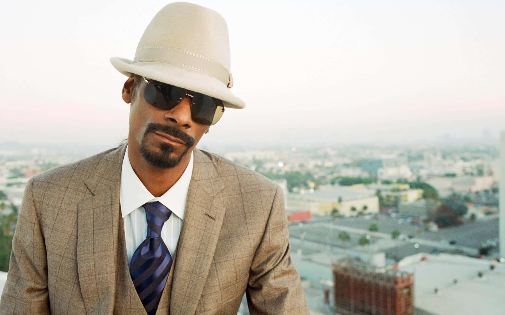 Snoop Dogg, beige fedora, sunglasses, Full HD Desktop Wallpaper