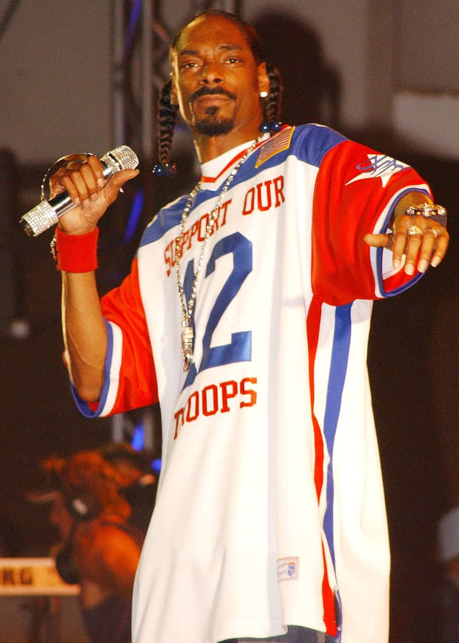 Snoop Dogg, Support Our Troops jersey, glittering microphone, SD Phone Wallpaper
