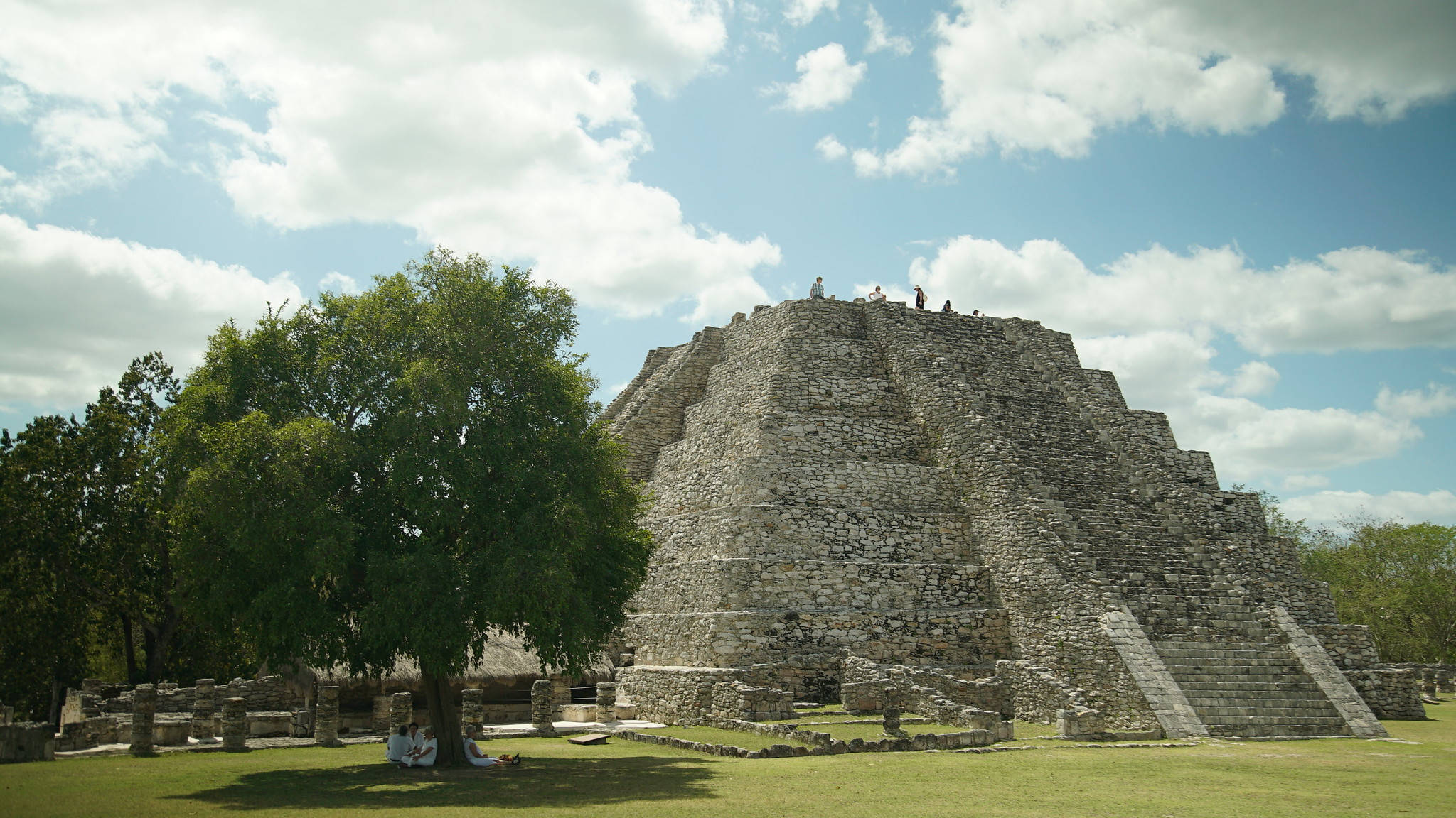 Yucatan, flat top pyramid, bright blue sky, Full HD Desktop Wallpaper