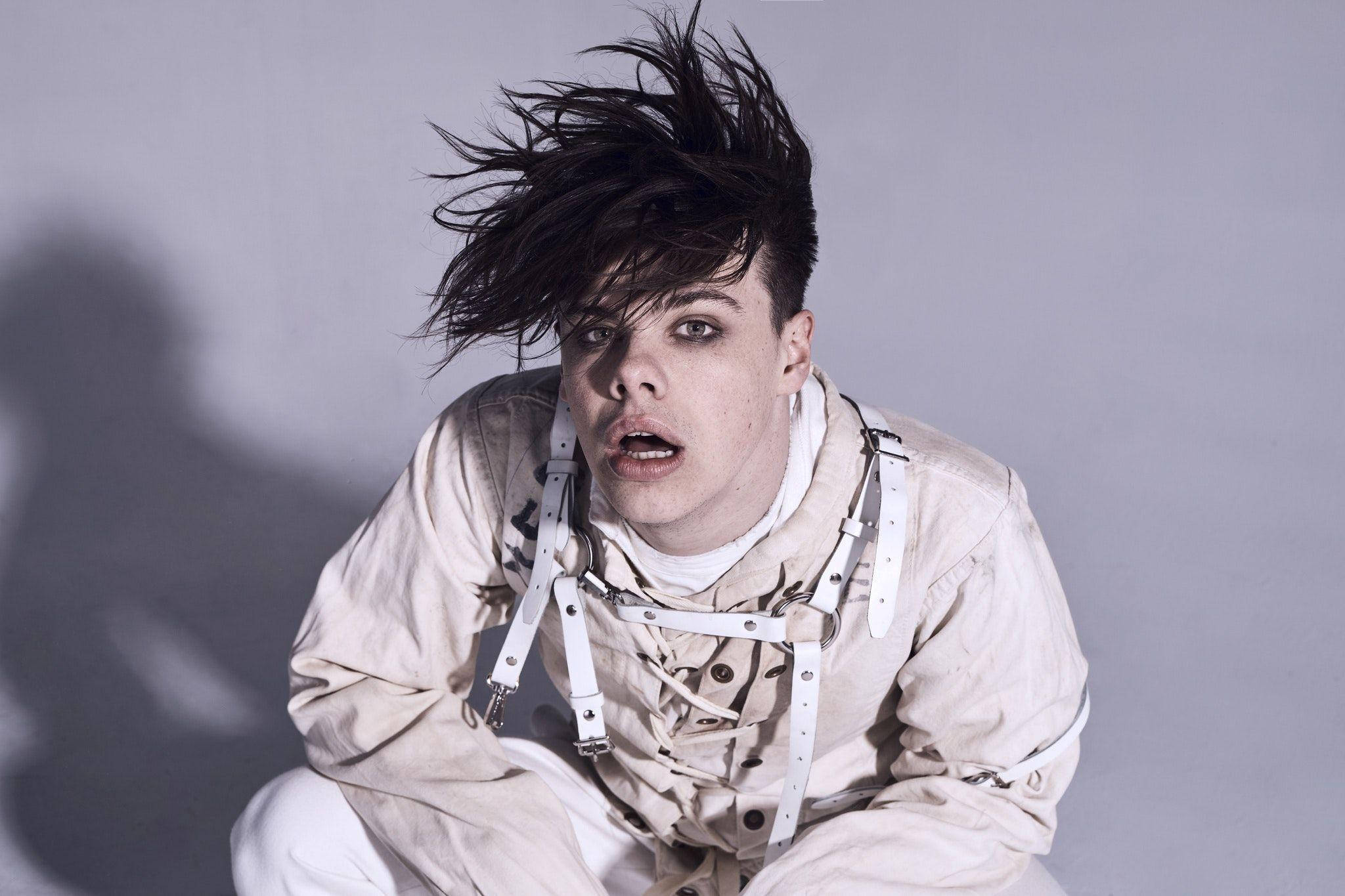 Yungblud, 21st Century Liability, costume, Full HD Desktop Wallpaper