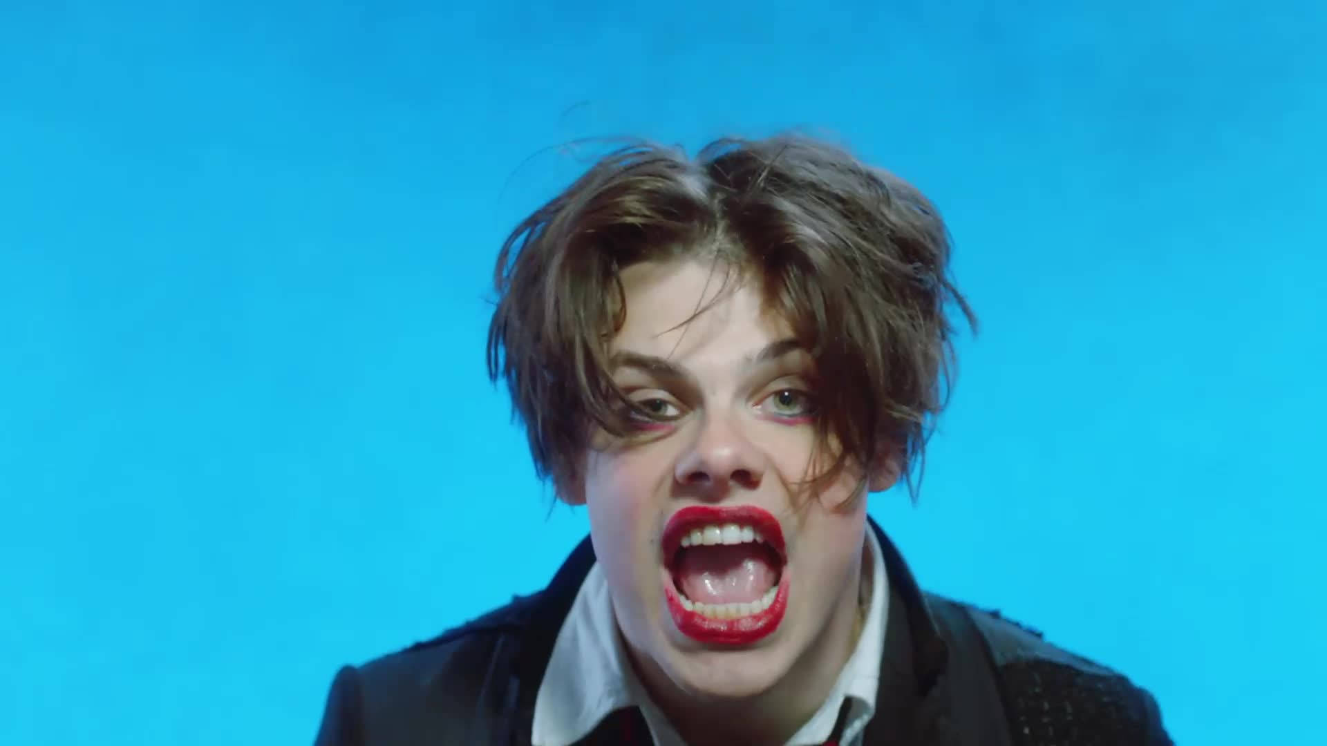 Yungblud, bright red lips, solid blue background, Full HD Desktop Wallpaper