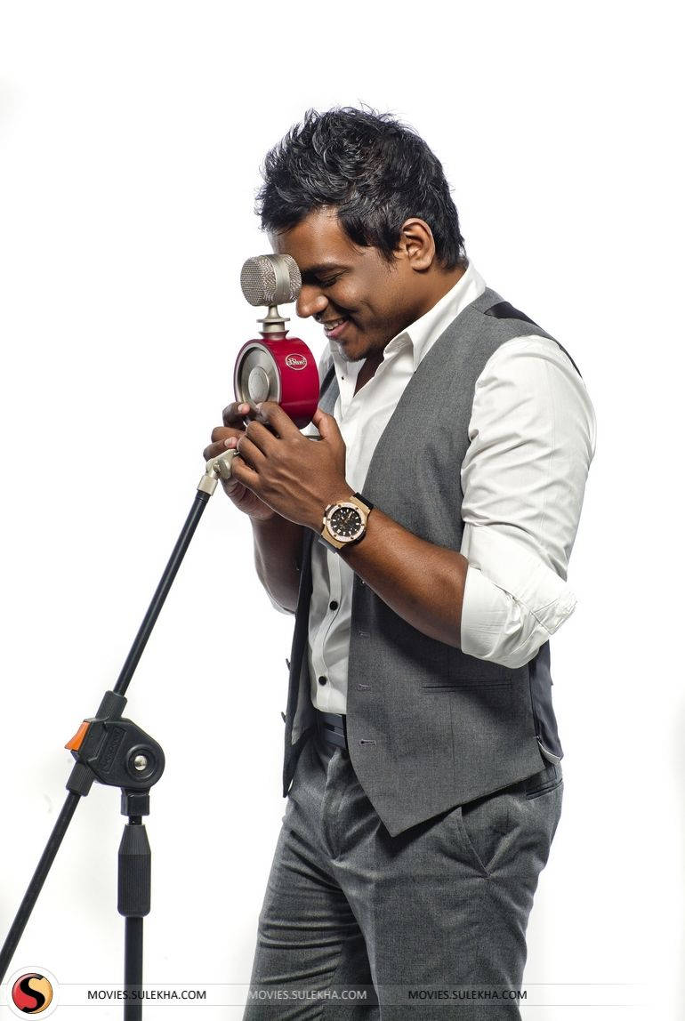 Yuvan Shankar Raja, vintage red microphone, vest, SD Phone Wallpaper