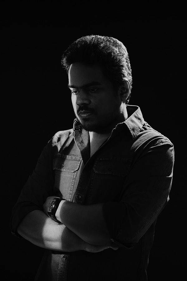 Yuvan Shankar Raja, black and white lighting, dark background, SD Phone Wallpaper