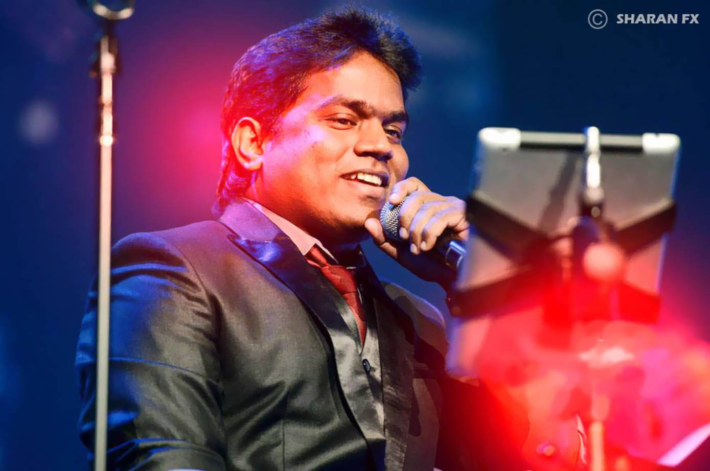 Yuvan Shankar Raja, suit, microphone, HD Desktop Wallpaper