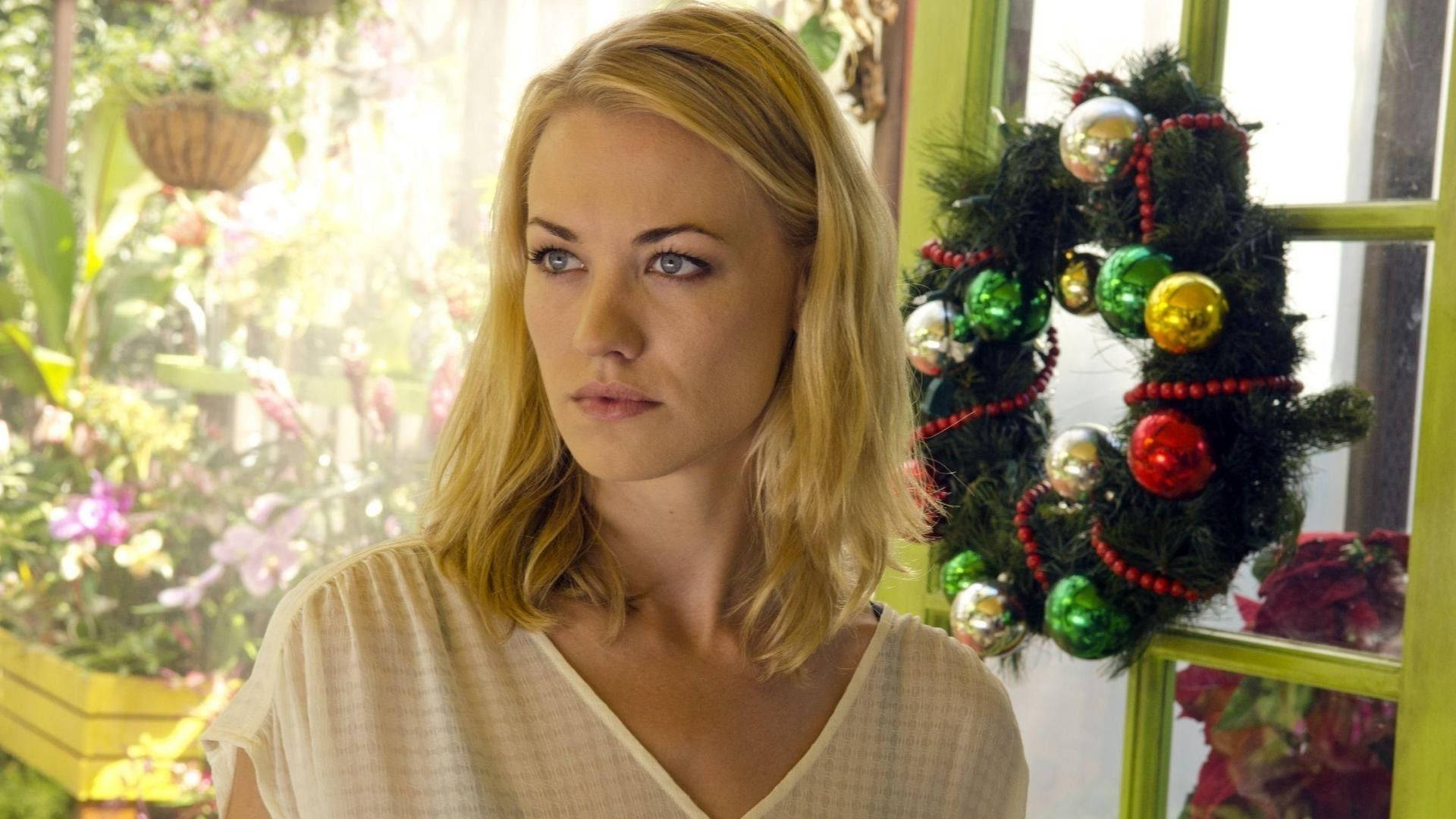 Yvonne Strahovski, Christmas wreath, window, Full HD Desktop Wallpaper