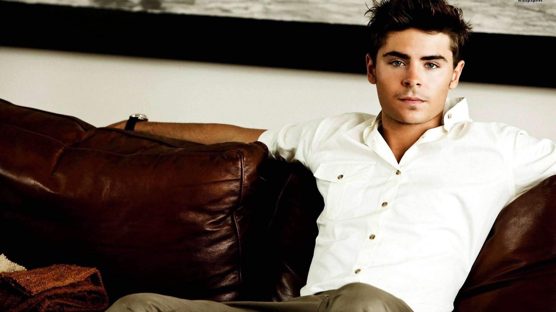 Zac Efron, brown couch, white shirt, Full HD Desktop Wallpaper