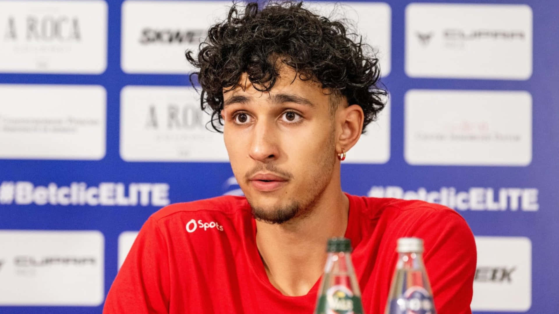 Zaccharie Risacher, press conference, red shirt, Full HD Desktop Wallpaper