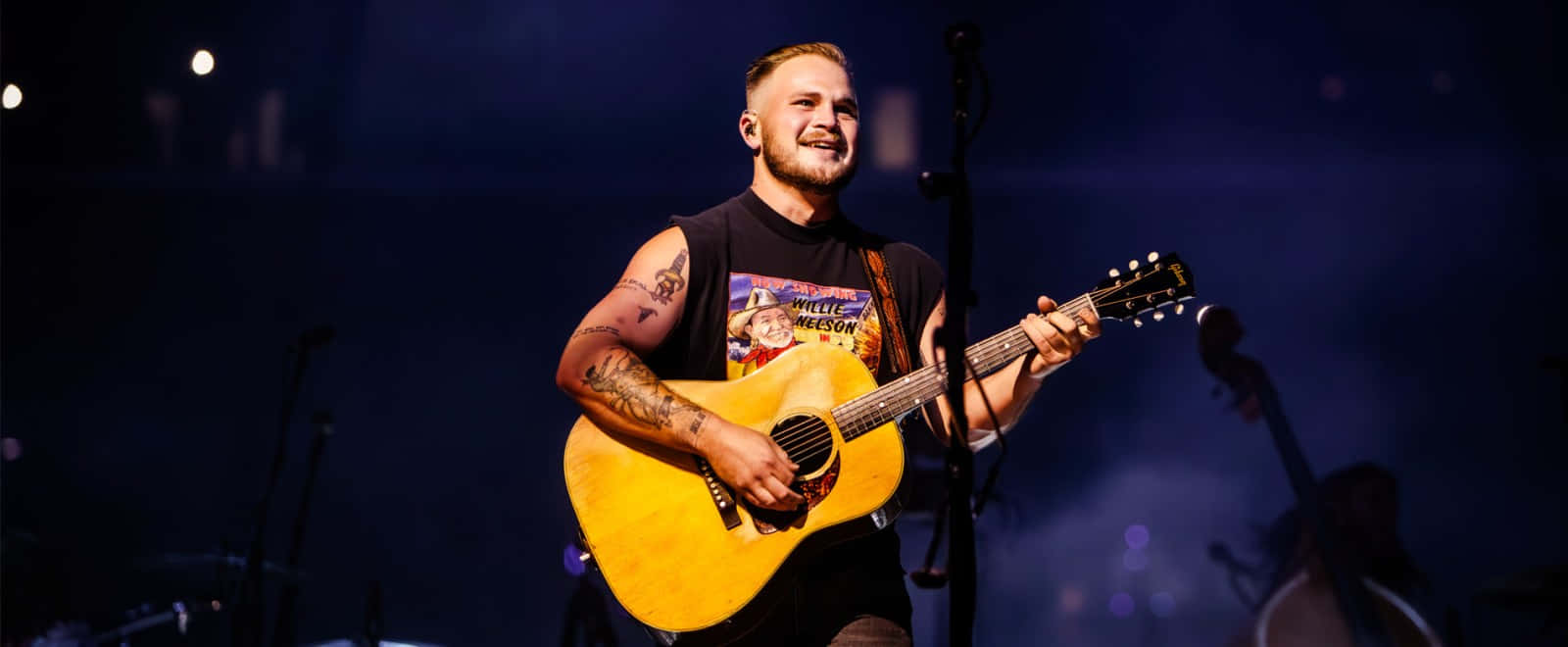 Zach Bryan, acoustic guitar, yellow, HD Desktop Wallpaper