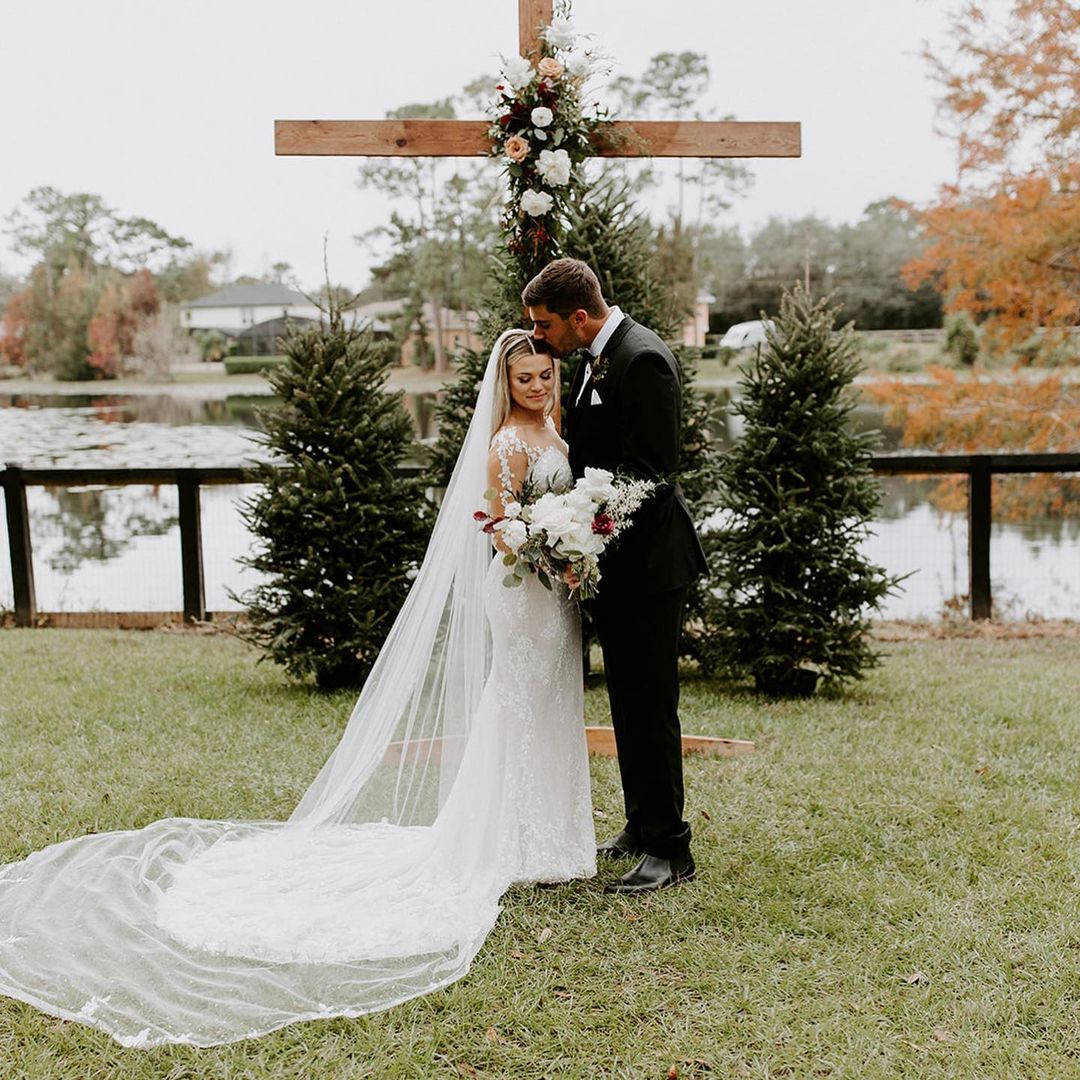 Zach Eflin, wife, altar, SD Desktop Wallpaper