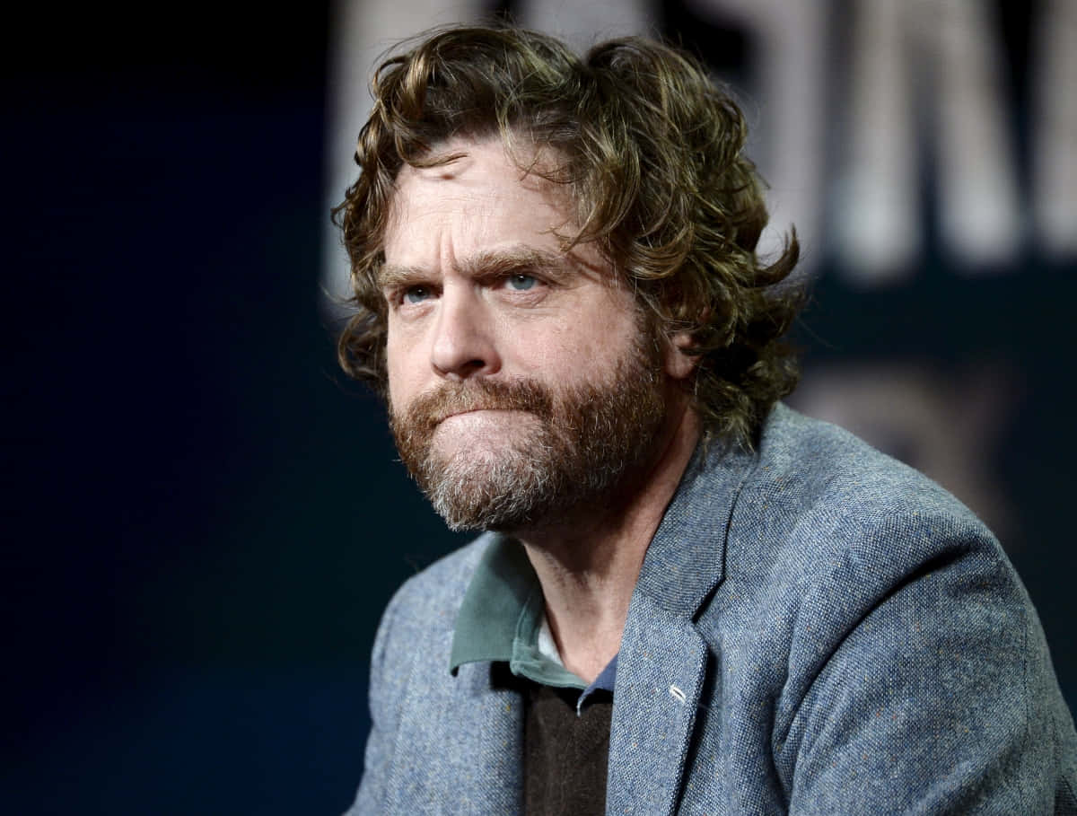 Zach Galifianakis, gray blazer, collared shirt, SD Desktop Wallpaper