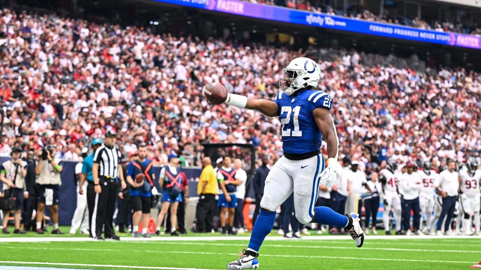 Zack Moss, touchdown, blue and white uniform, Full HD Desktop Wallpaper
