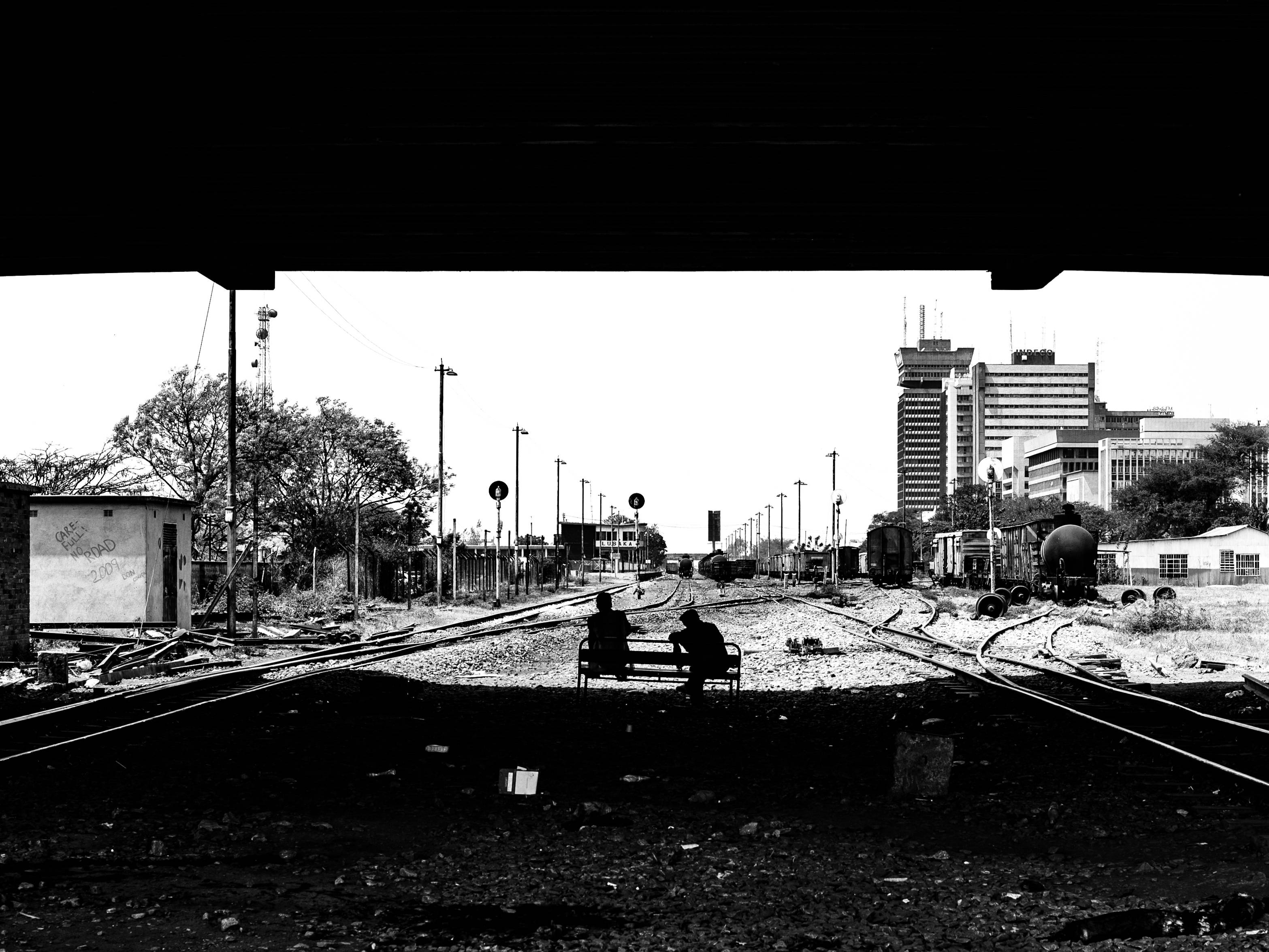 Zambia, under the bridge, bench, 2K Desktop Wallpaper