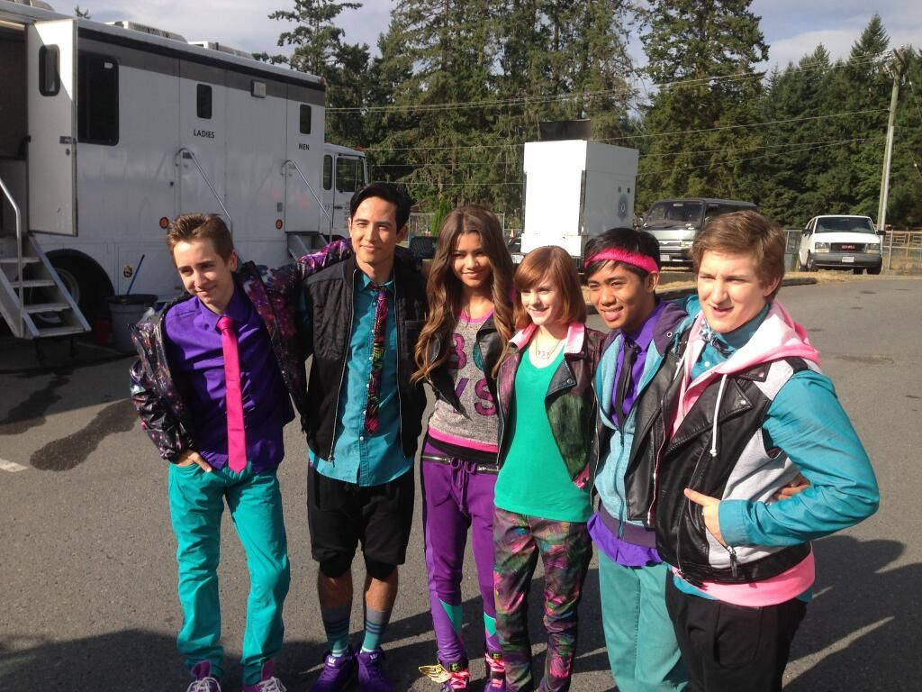 Zapped, 80s-style outfits, sunny day, SD Desktop Wallpaper