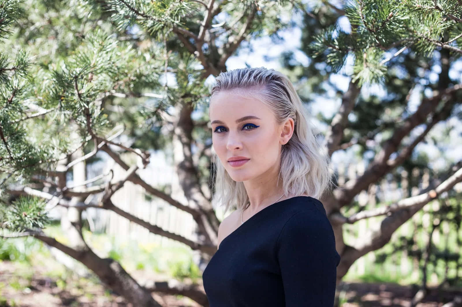 Zara Larsson, blonde woman, black top, HD Desktop Wallpaper