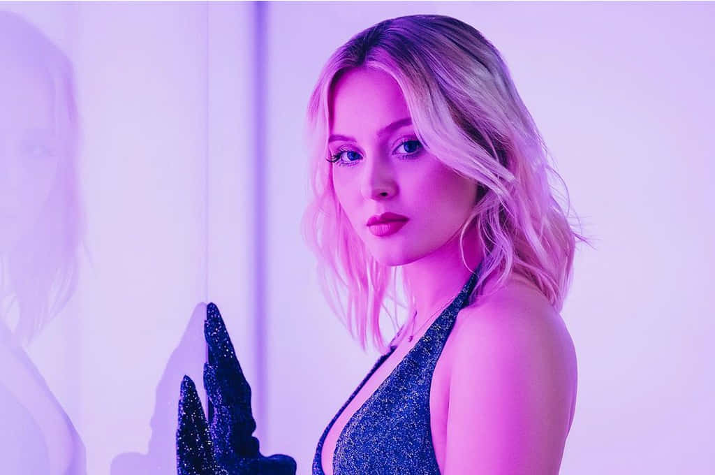Zara Larsson, blonde hair, glittering dark top, SD Desktop Wallpaper