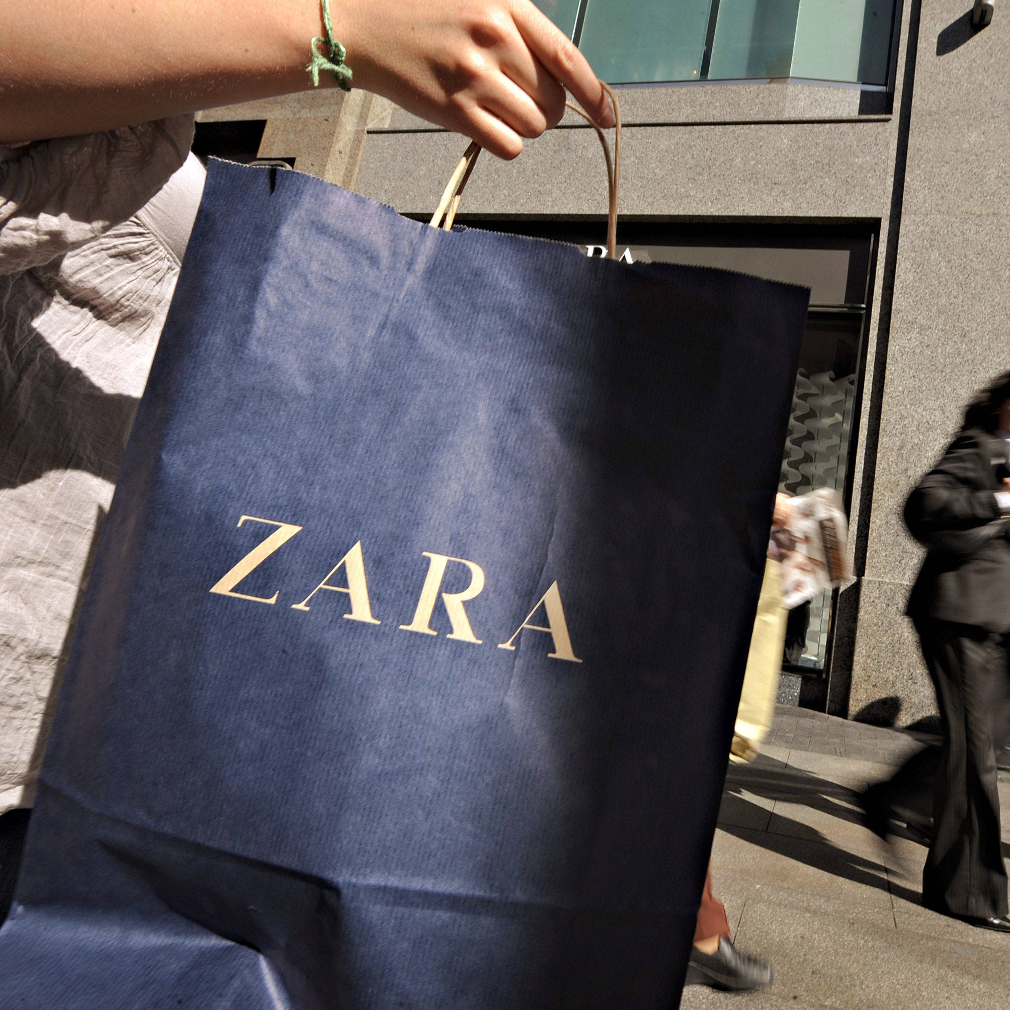 Zara, dark blue, gold lettering, Full HD Desktop Wallpaper